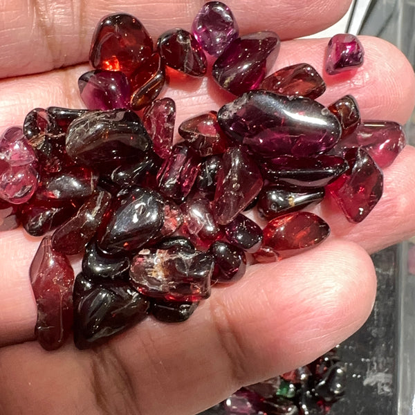 24 hrs only: 20 pcs Garnet Tumbles, From Umba in Tanzania, blind pour, price is per 20 pcs - see video