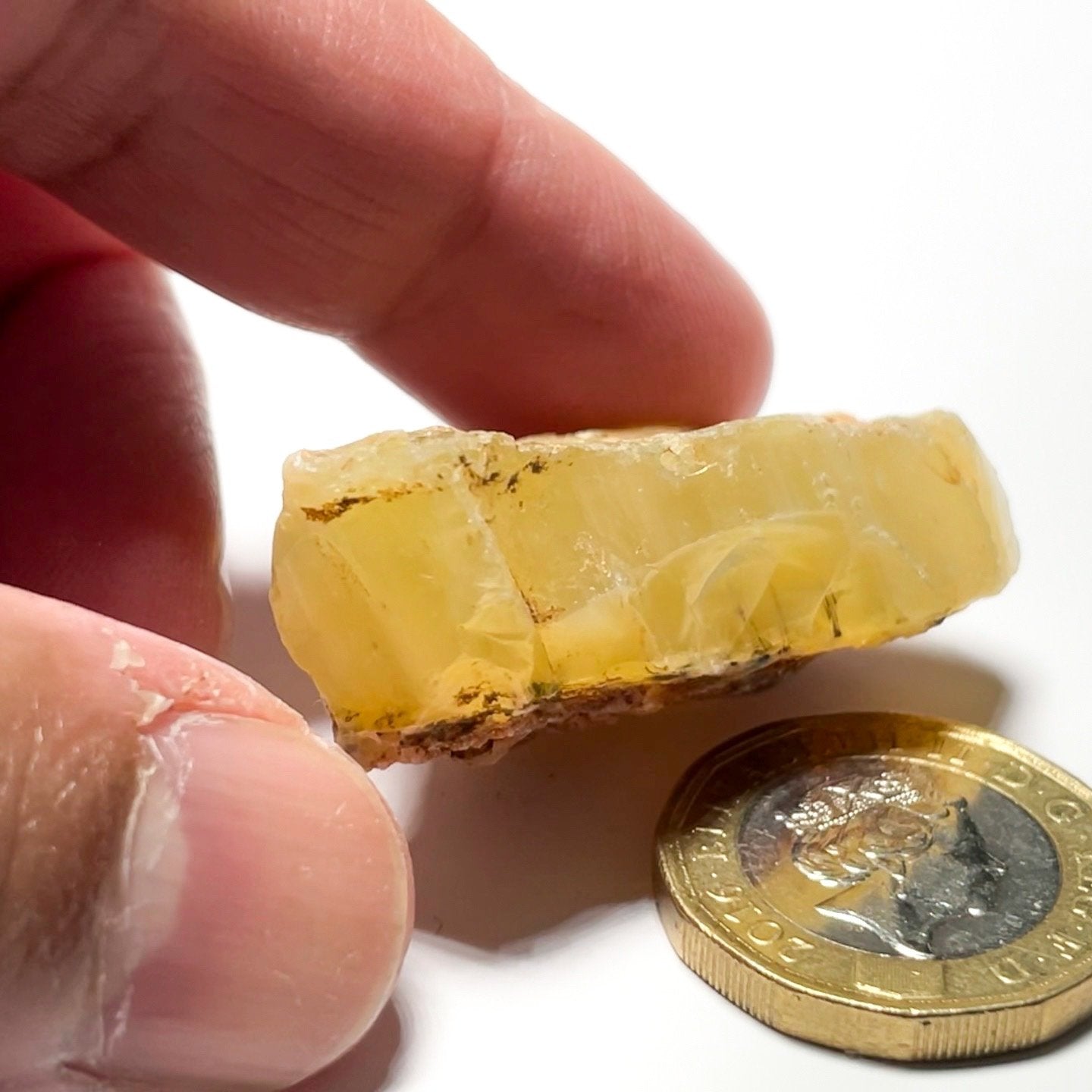 90.83Ct Opal Tanzania Untreated Unheated From A 1999 Deposit Chatoyant (Pearly Cats-Eye Effect)