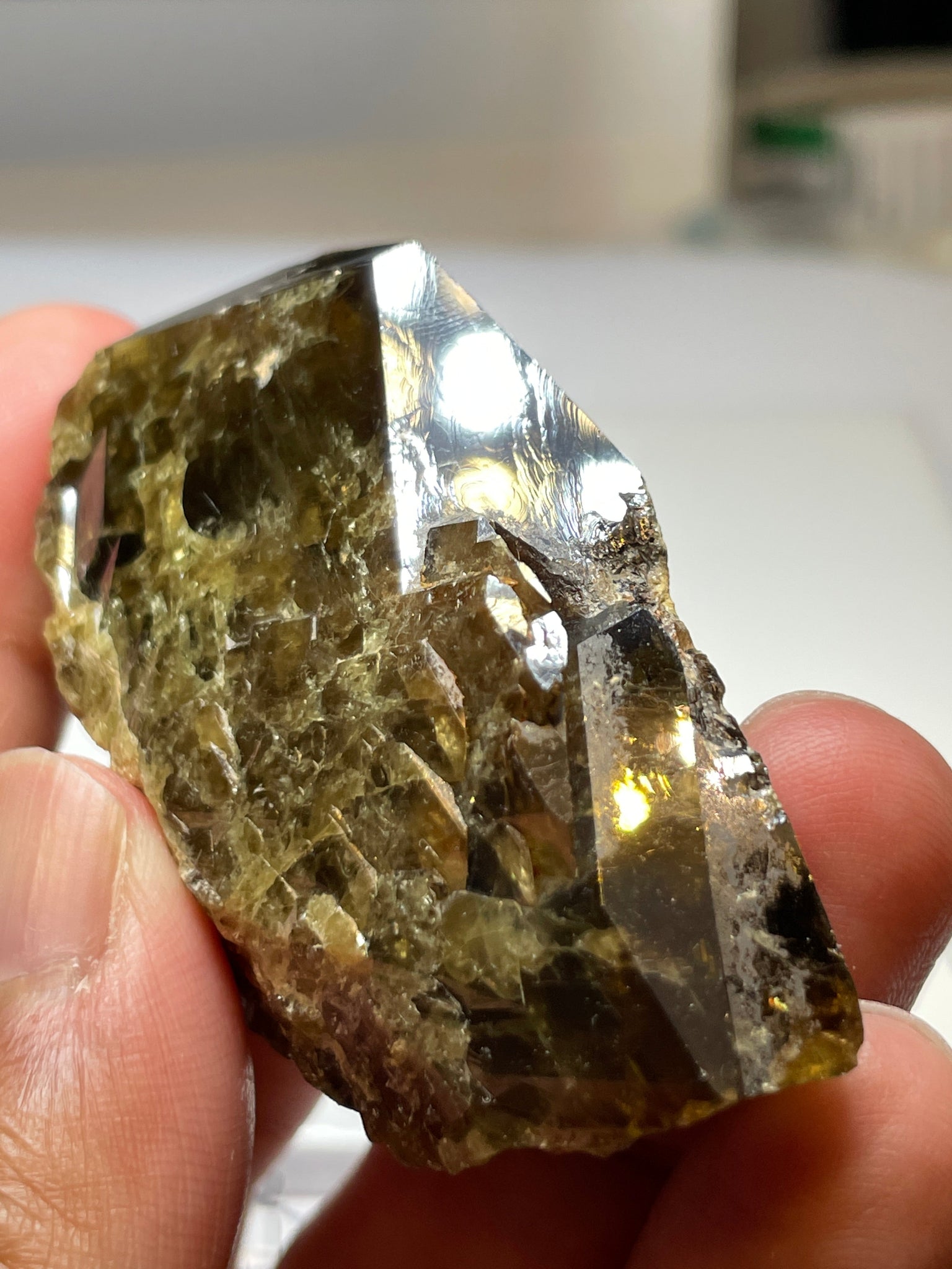 371.5Ct / 74.30Gm Tanzanian Sphene Crystal Untreated Unheated. 64.8 X 41.0 18.1Mm Very High End