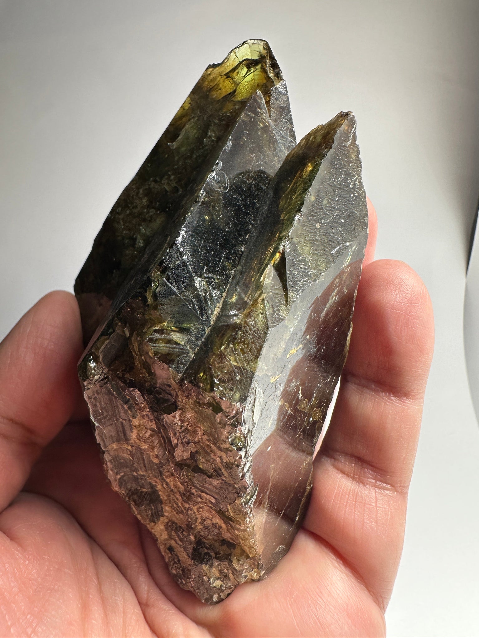 363.20Gm / 1816Ct Tanzanian Chrome Sphene Crystal. Unheated Untreated. 119Mm X 68.50Mm 44.00Mm