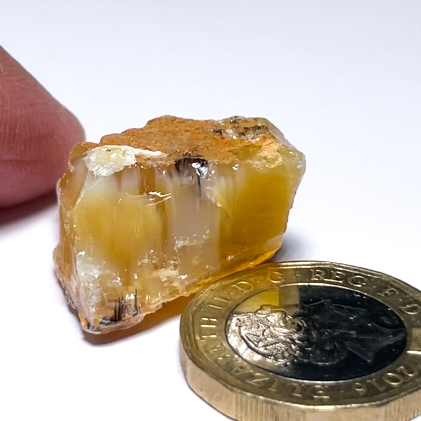 33.60Ct Opal Tanzania Untreated Unheated From A 1999 Deposit Chatoyant (Pearly Cats-Eye Effect)