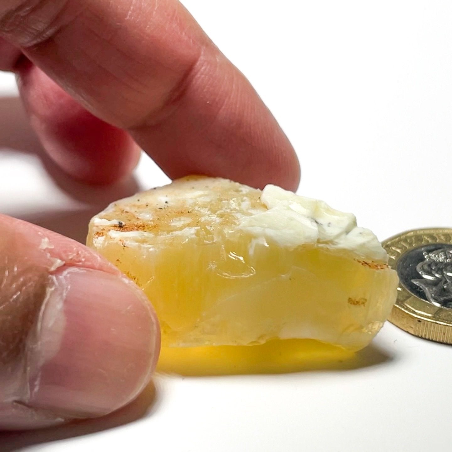 66.93Ct Opal Tanzania Untreated Unheated From A 1999 Deposit Chatoyant (Pearly Cats-Eye Effect)