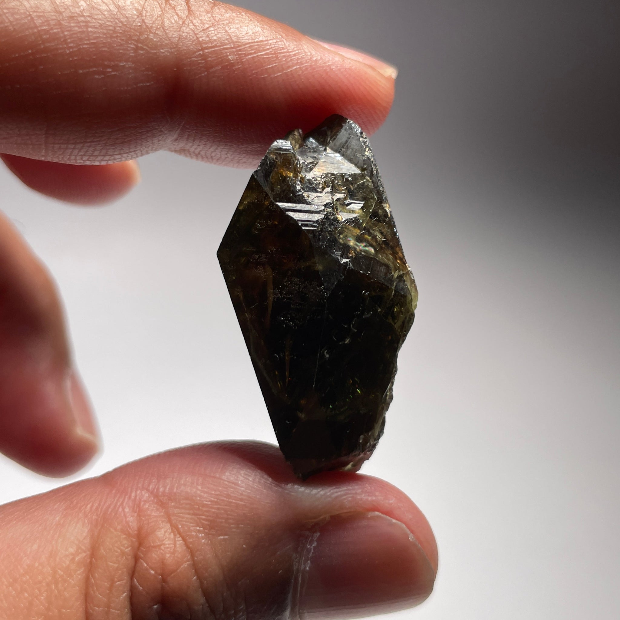 80.67Ct/16.13Gm Tanzanian Sphene Crystal Untreated Unheated. 38.4 X 15.5 19.6Mm Very High End Ultra