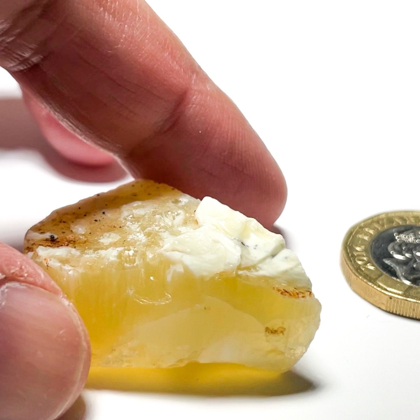 66.93Ct Opal Tanzania Untreated Unheated From A 1999 Deposit Chatoyant (Pearly Cats-Eye Effect)