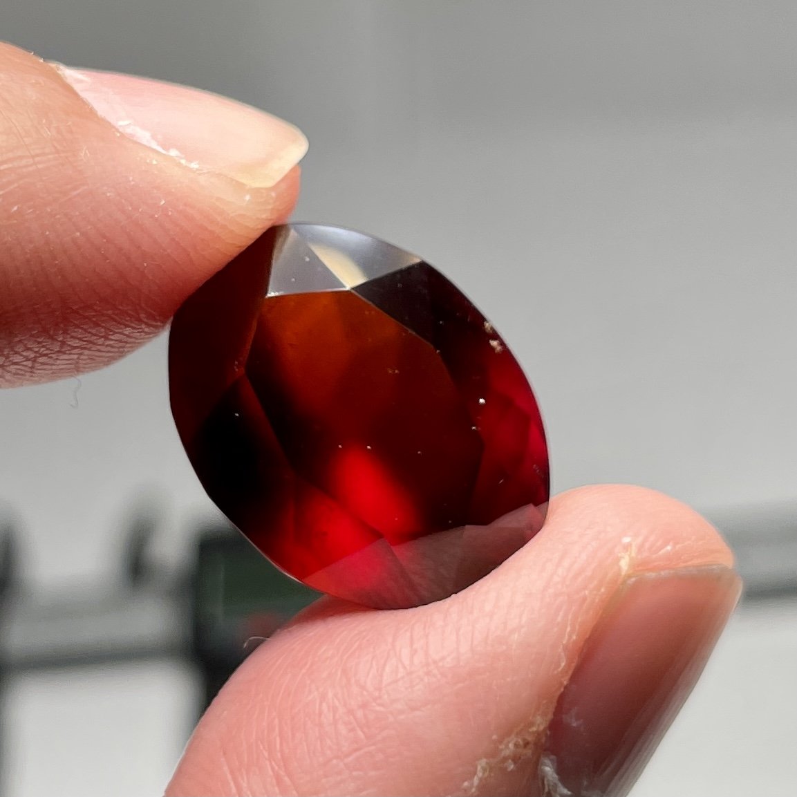 22.88Ct Hessonite Garnet Tanzania Untreated Unheated. 19 X 14 9.1 Mm. Use Either Side.