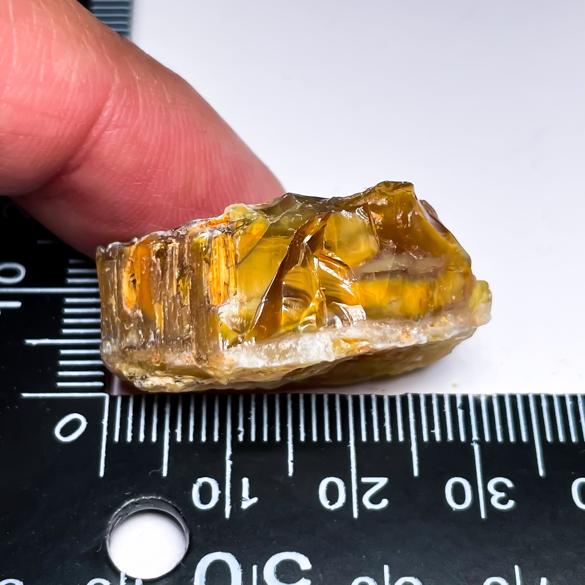 52.82Ct Opal Tanzania Untreated Unheated From A 1999 Deposit Chatoyant (Cats-Eye Effect) Has An