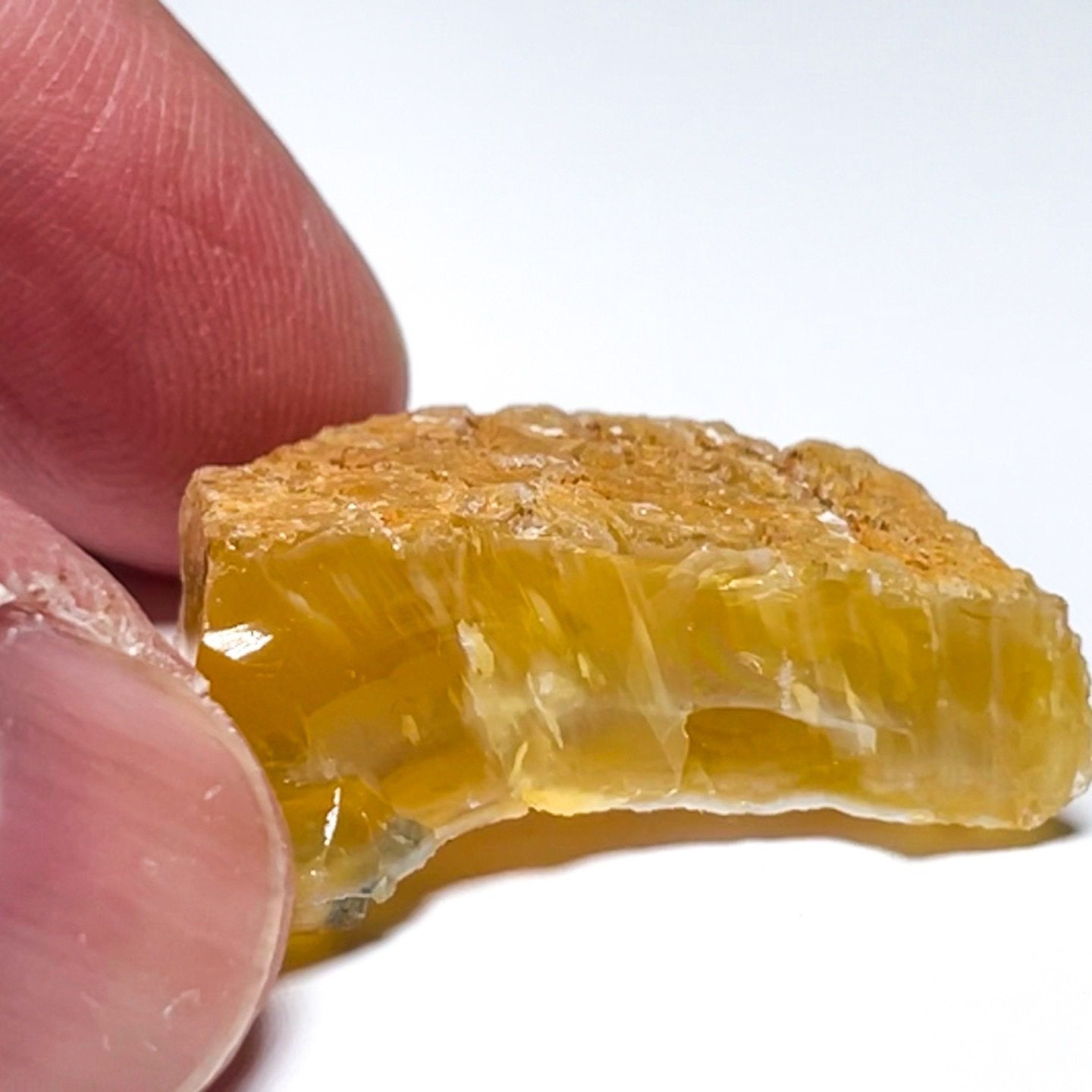 46.74Ct Opal Tanzania Untreated Unheated From A 1999 Deposit Chatoyant (Pearly Cats-Eye Effect)