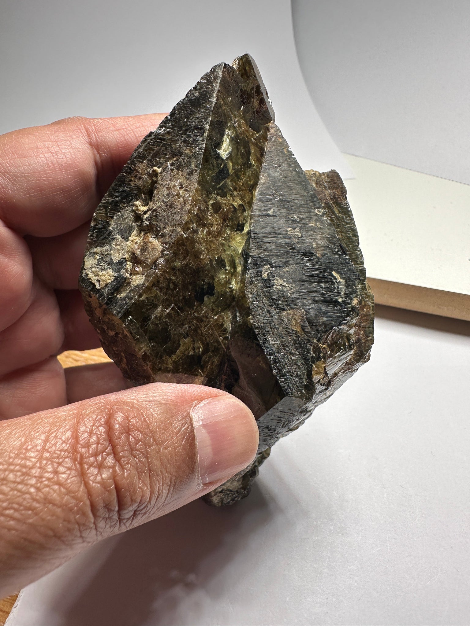 363.20Gm / 1816Ct Tanzanian Chrome Sphene Crystal. Unheated Untreated. 119Mm X 68.50Mm 44.00Mm