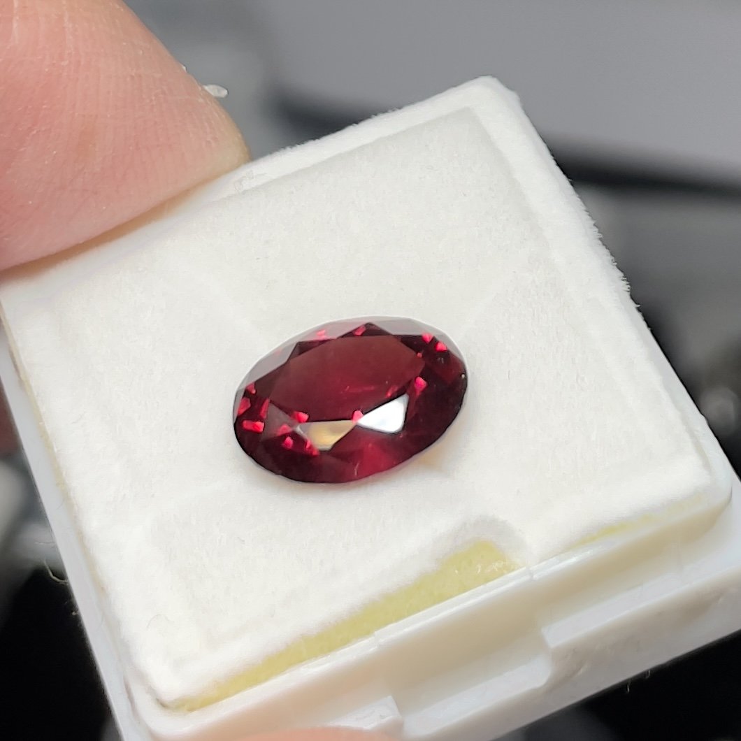 3.99Ct Umba Garnet Untreated Unheated