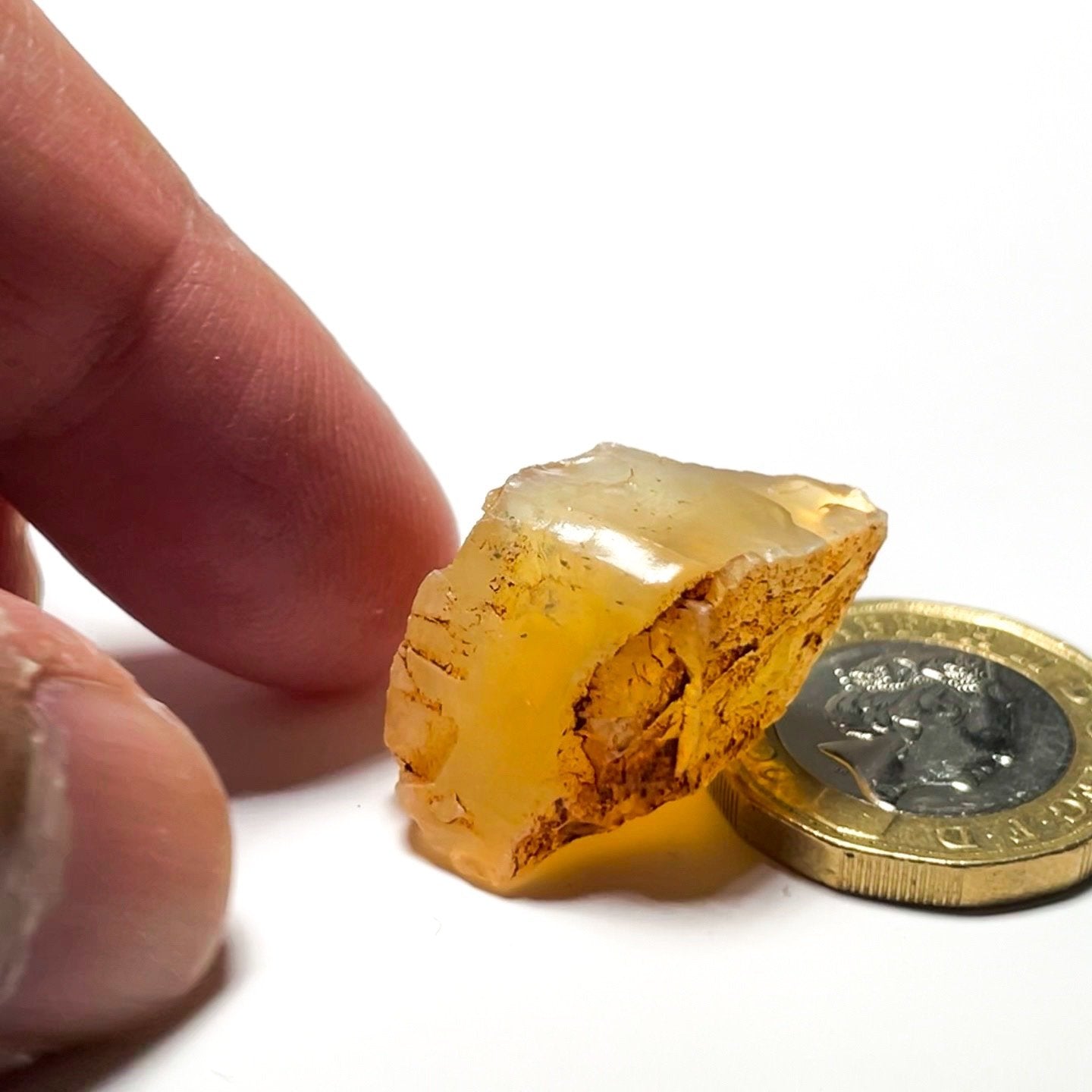 30.77Ct Opal Tanzania Untreated Unheated From A 1999 Deposit Chatoyant (Pearly Cats-Eye Effect)