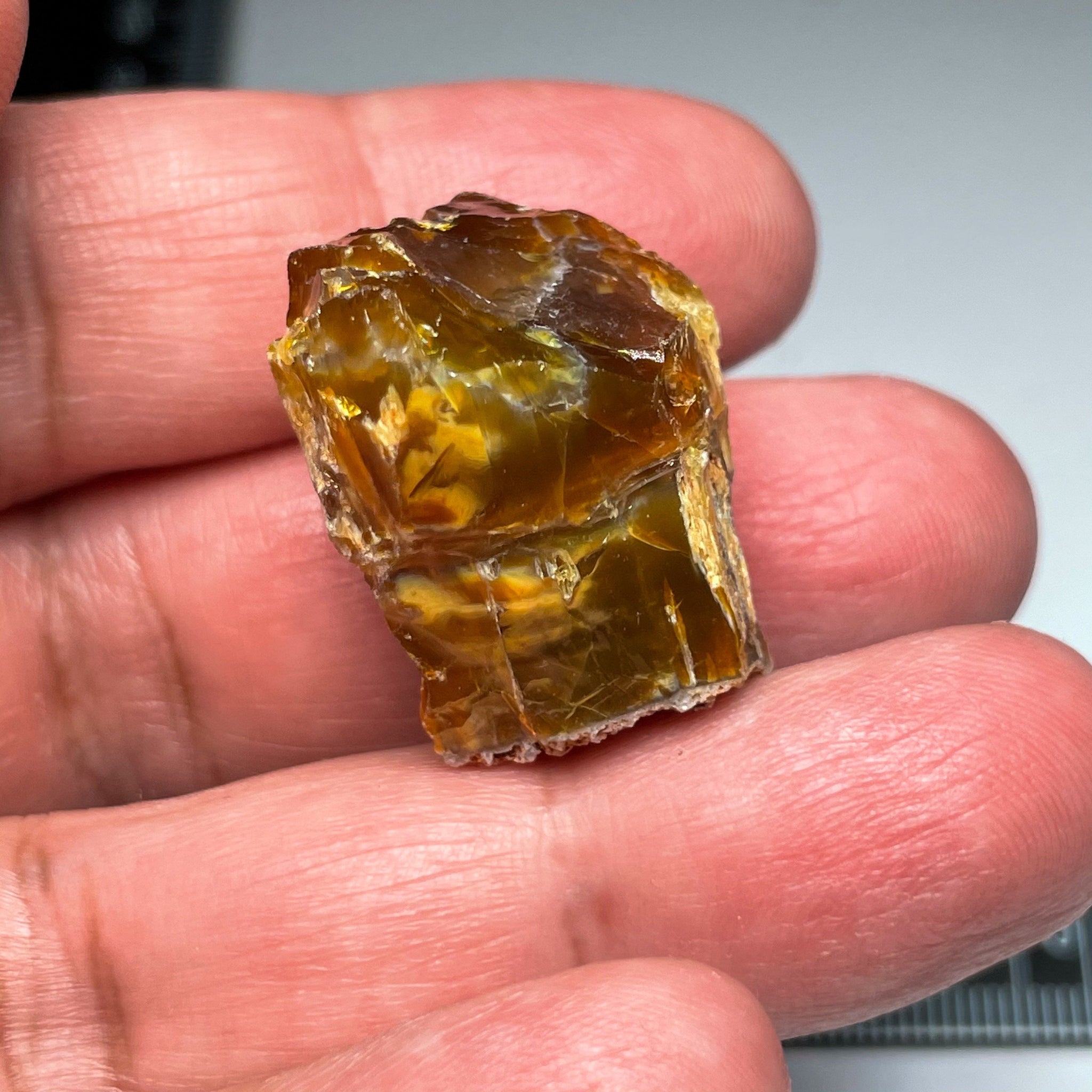 59.74Ct Opal Tanzania Untreated Unheated From A 1999 Deposit Chatoyant (Cats-Eye Effect) Has An