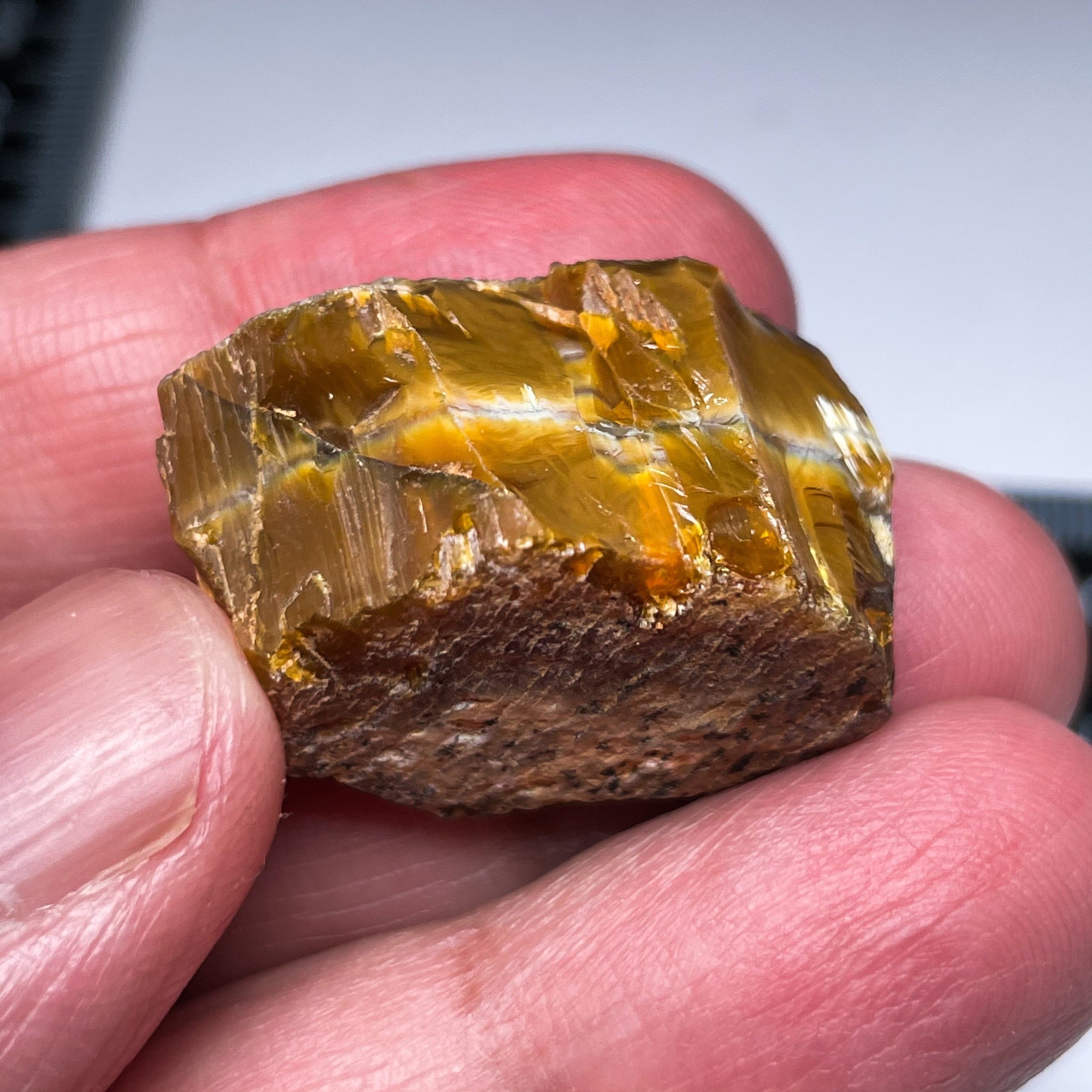 60.00Ct Opal Tanzania Untreated Unheated From A 1999 Deposit Chatoyant (Cats-Eye Effect) Has An