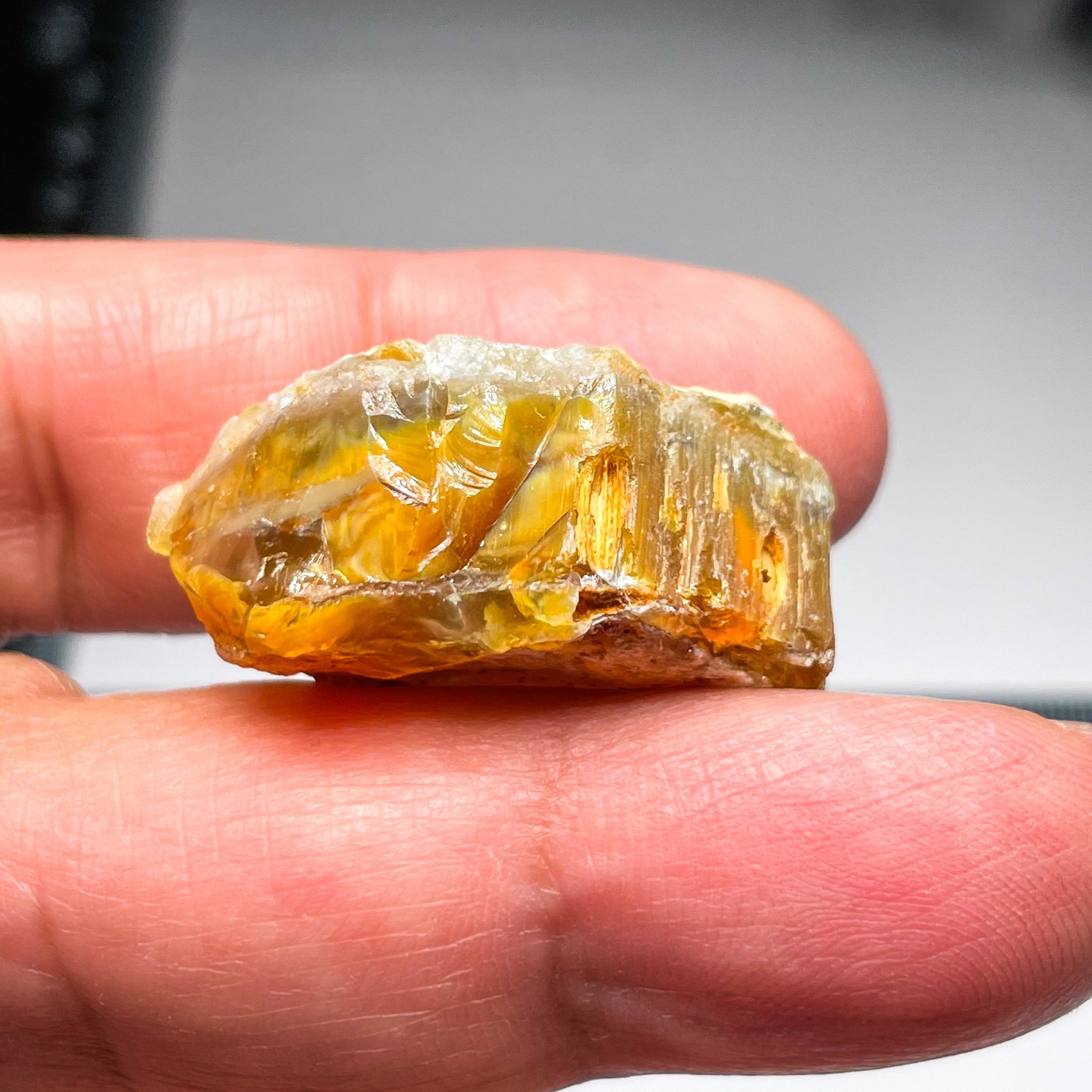 52.82Ct Opal Tanzania Untreated Unheated From A 1999 Deposit Chatoyant (Cats-Eye Effect) Has An