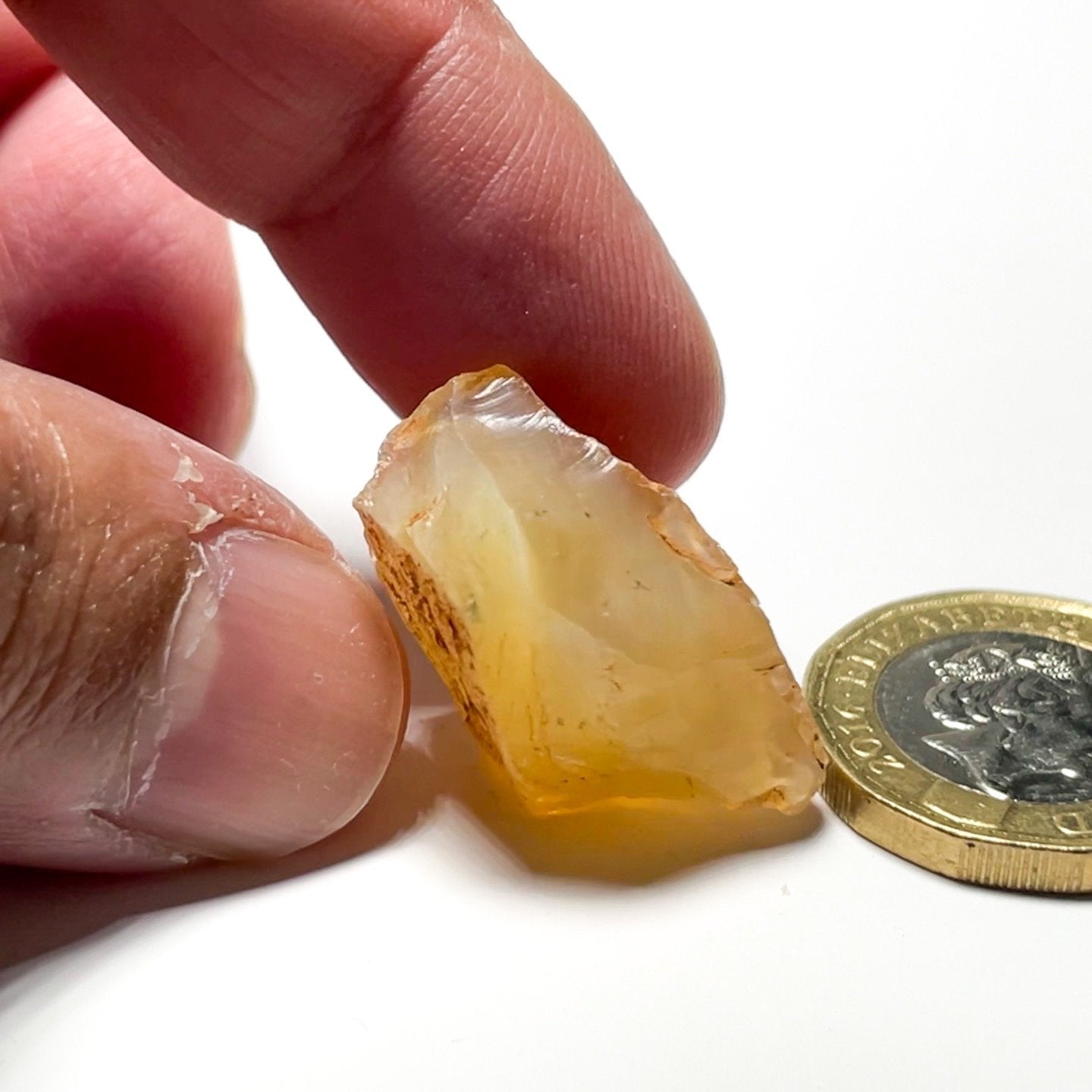 30.77Ct Opal Tanzania Untreated Unheated From A 1999 Deposit Chatoyant (Pearly Cats-Eye Effect)