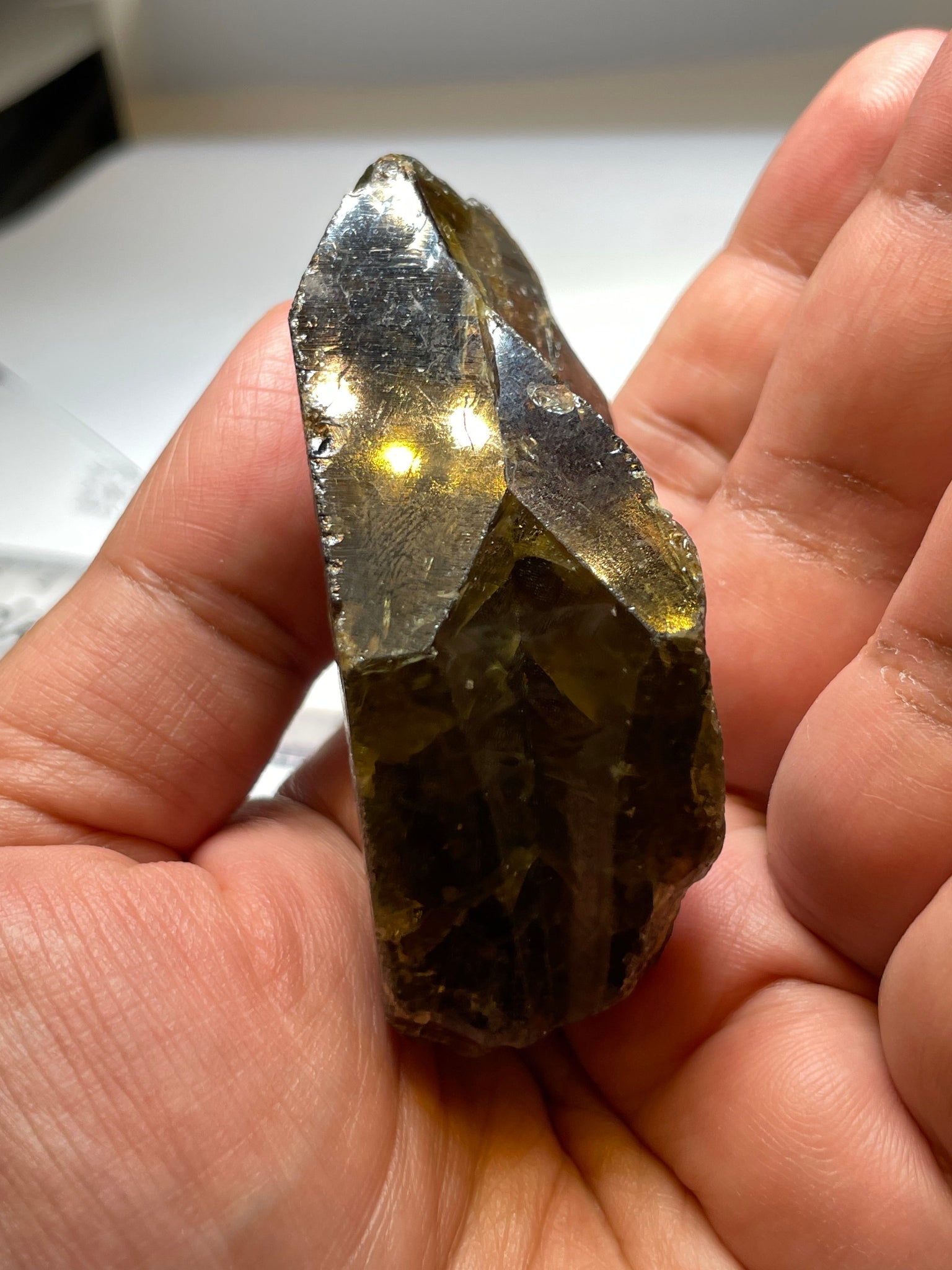 130.10Gm / 650.50Ct Sphene Crystal From Tanzania. Superb Rare Piece. 71.60 X 50.00 33.20Mm