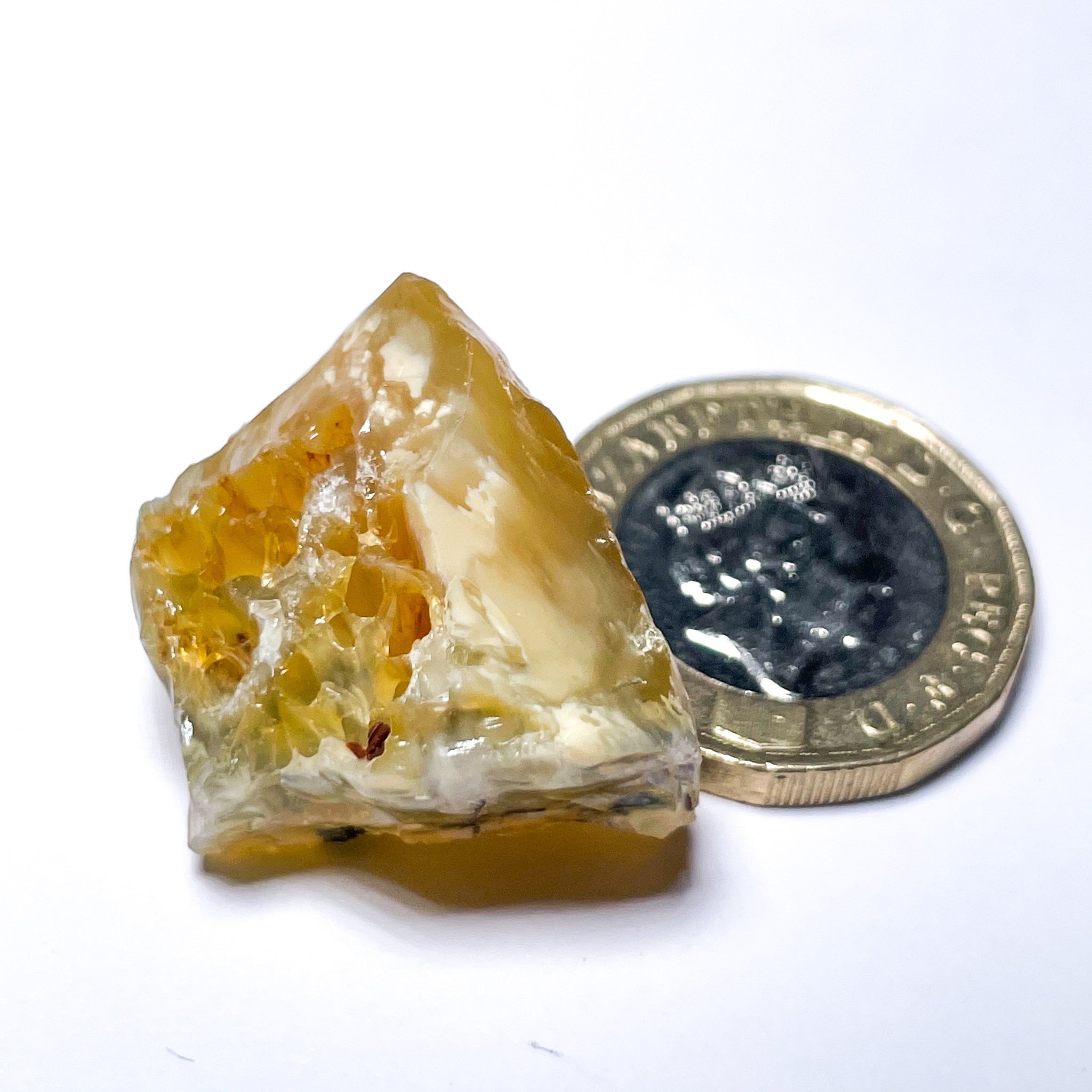 39.07Ct Opal Tanzania Untreated Unheated From A 1999 Deposit Chatoyant (Pearly Cats-Eye Effect)