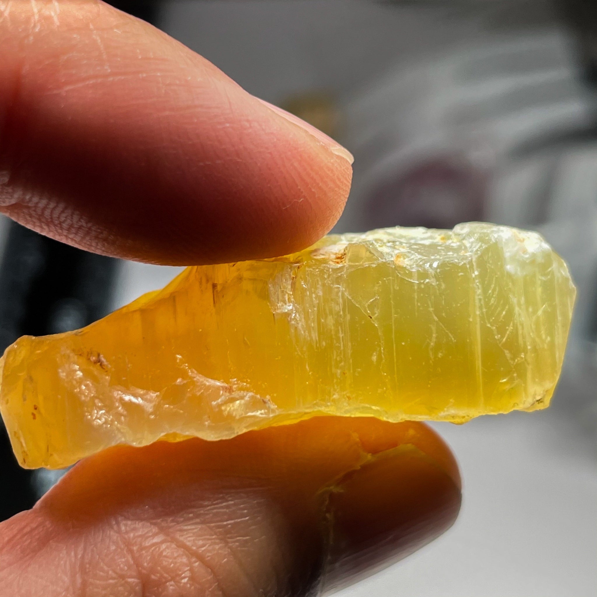 70.82Ct Opal Tanzania Untreated Unheated From A 1999 Deposit Chatoyant (Cats-Eye Effect)