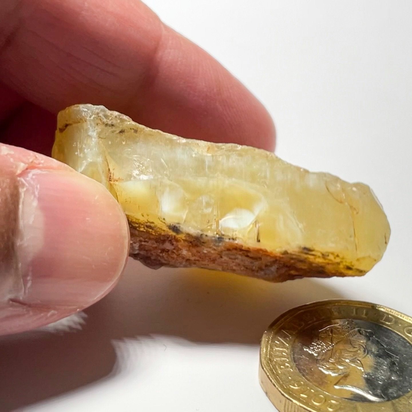 90.83Ct Opal Tanzania Untreated Unheated From A 1999 Deposit Chatoyant (Pearly Cats-Eye Effect)