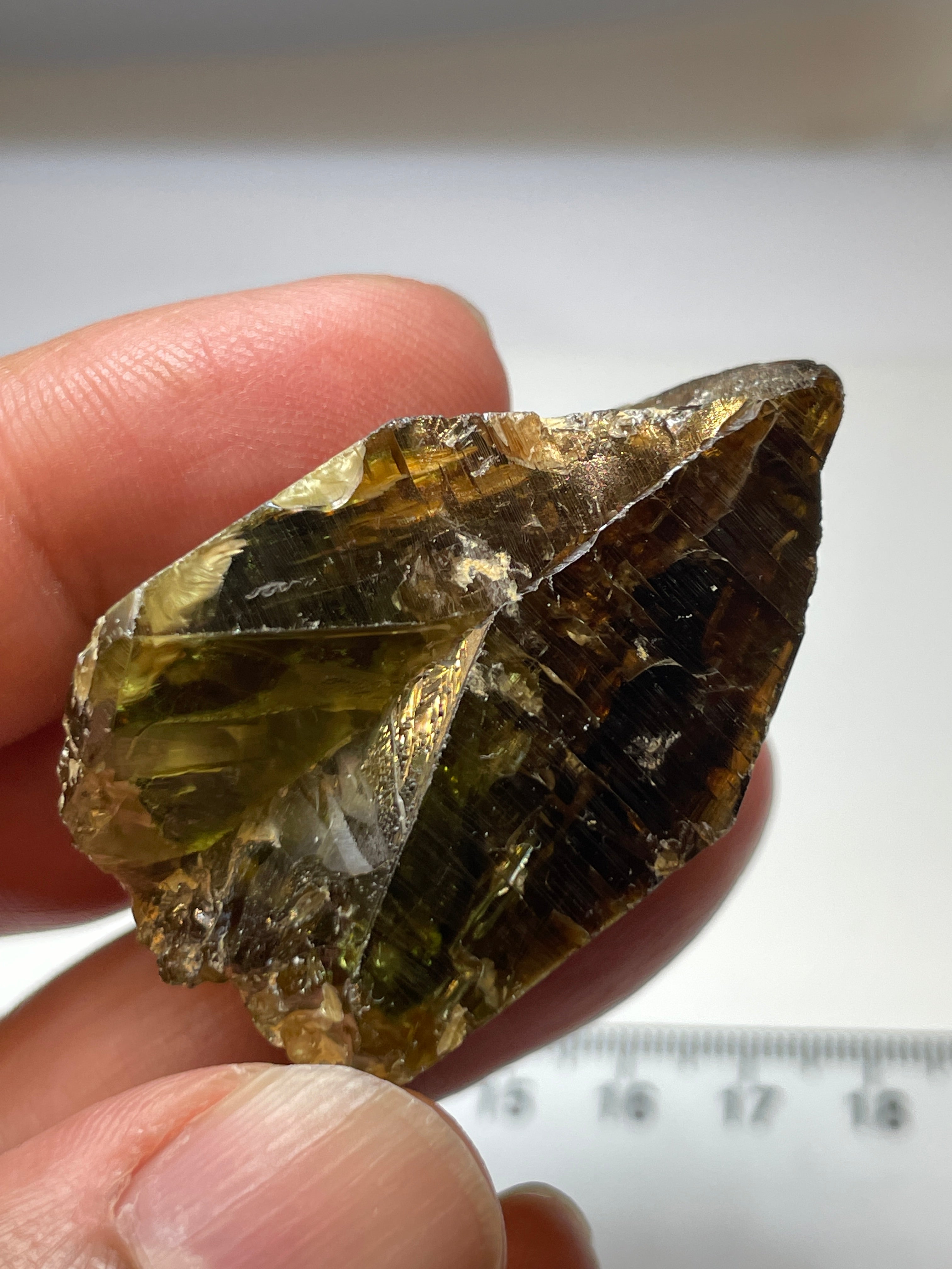 176.97Ct / 35.39Gm Tanzanian Sphene Crystal Untreated Unheated. 44.0 X 27.0 23.1Mm Very High End