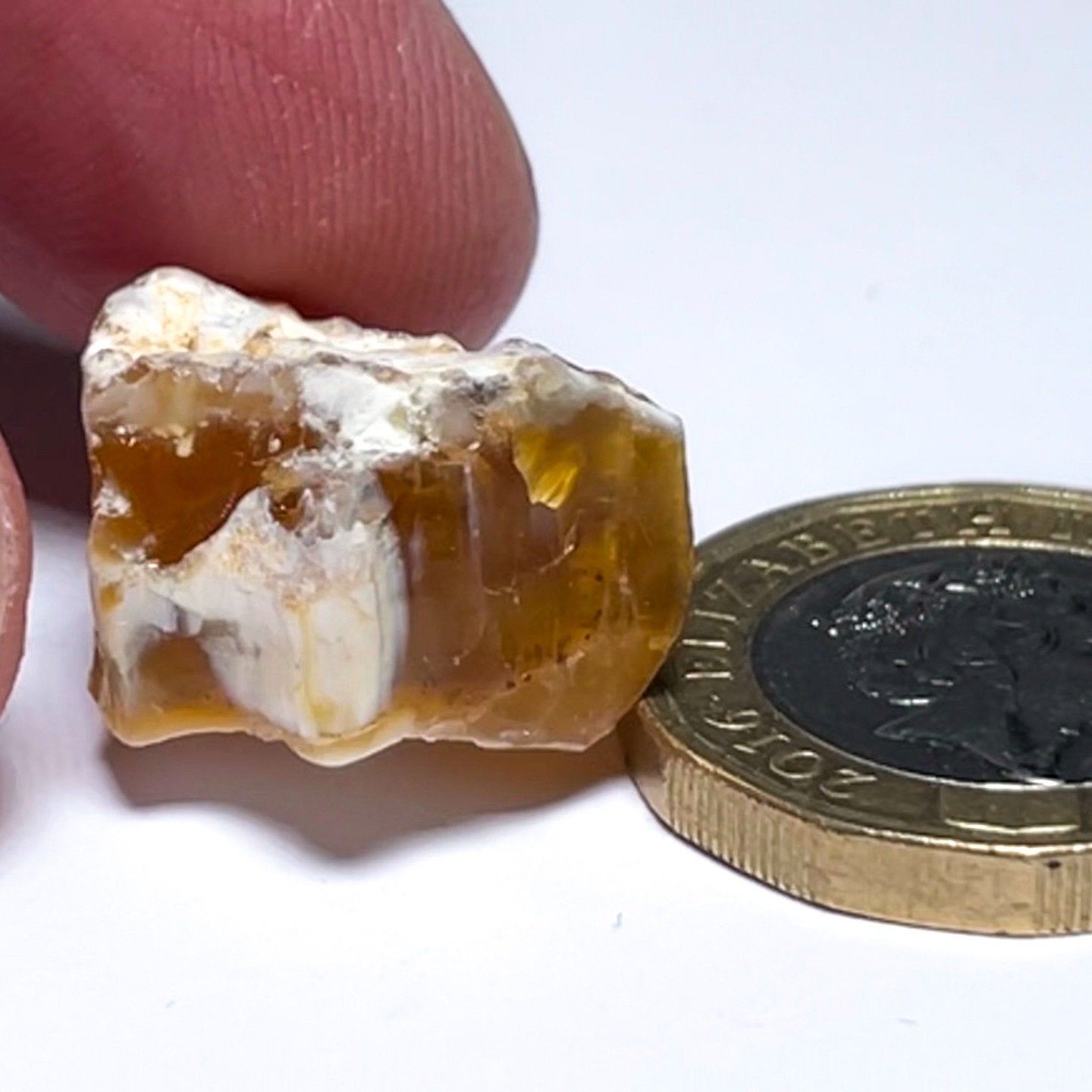 17.78Ct Opal Tanzania Untreated Unheated From A 1999 Deposit Chatoyant (Pearly Cats-Eye Effect)