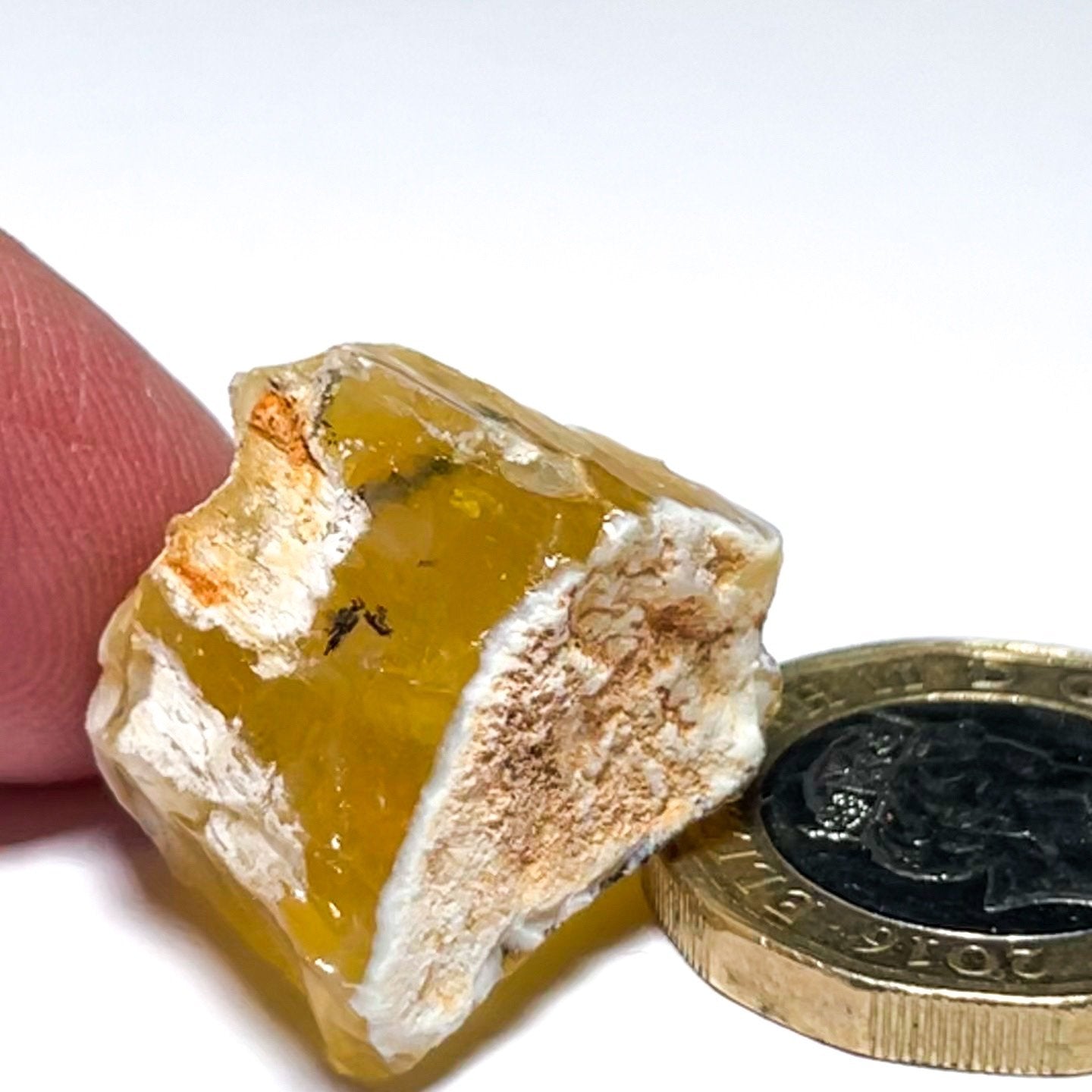 29.76Ct Opal Tanzania Untreated Unheated From A 1999 Deposit Chatoyant (Pearly Cats-Eye Effect)