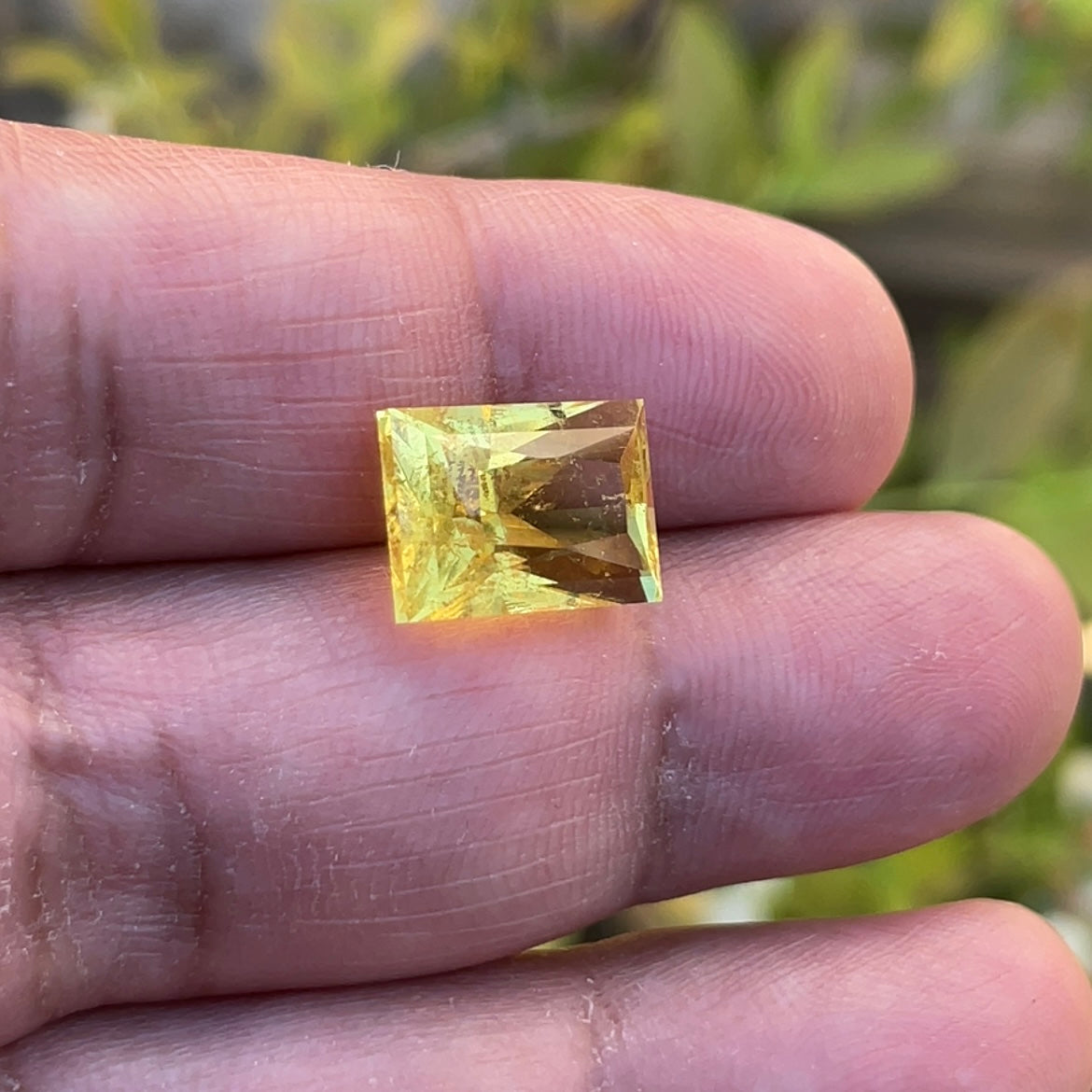 8.035Ct Vivid Intense Yellow Golden Danburite Tanzania Untreated Unheated. Slightly Included. Super