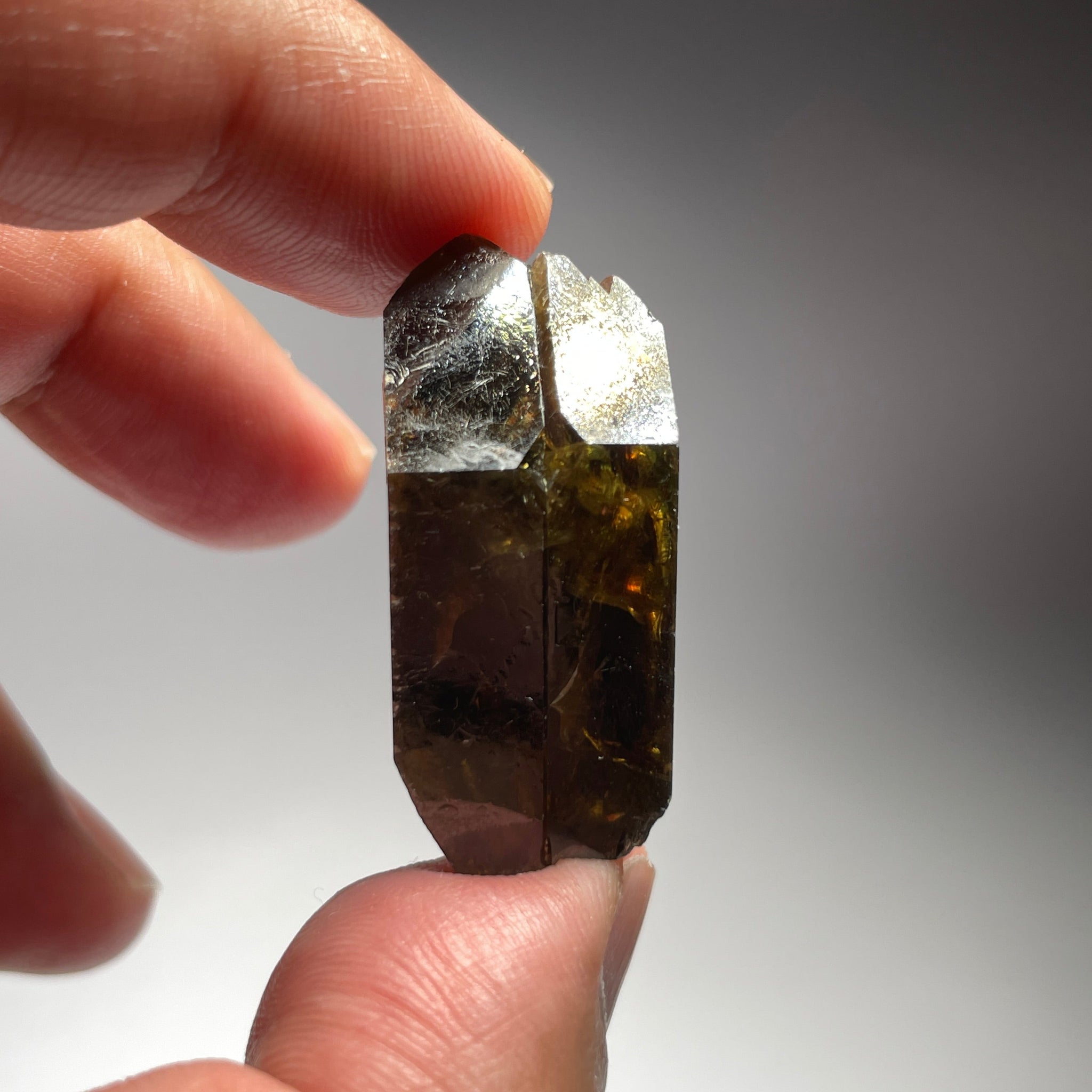 80.67Ct/16.13Gm Tanzanian Sphene Crystal Untreated Unheated. 38.4 X 15.5 19.6Mm Very High End Ultra