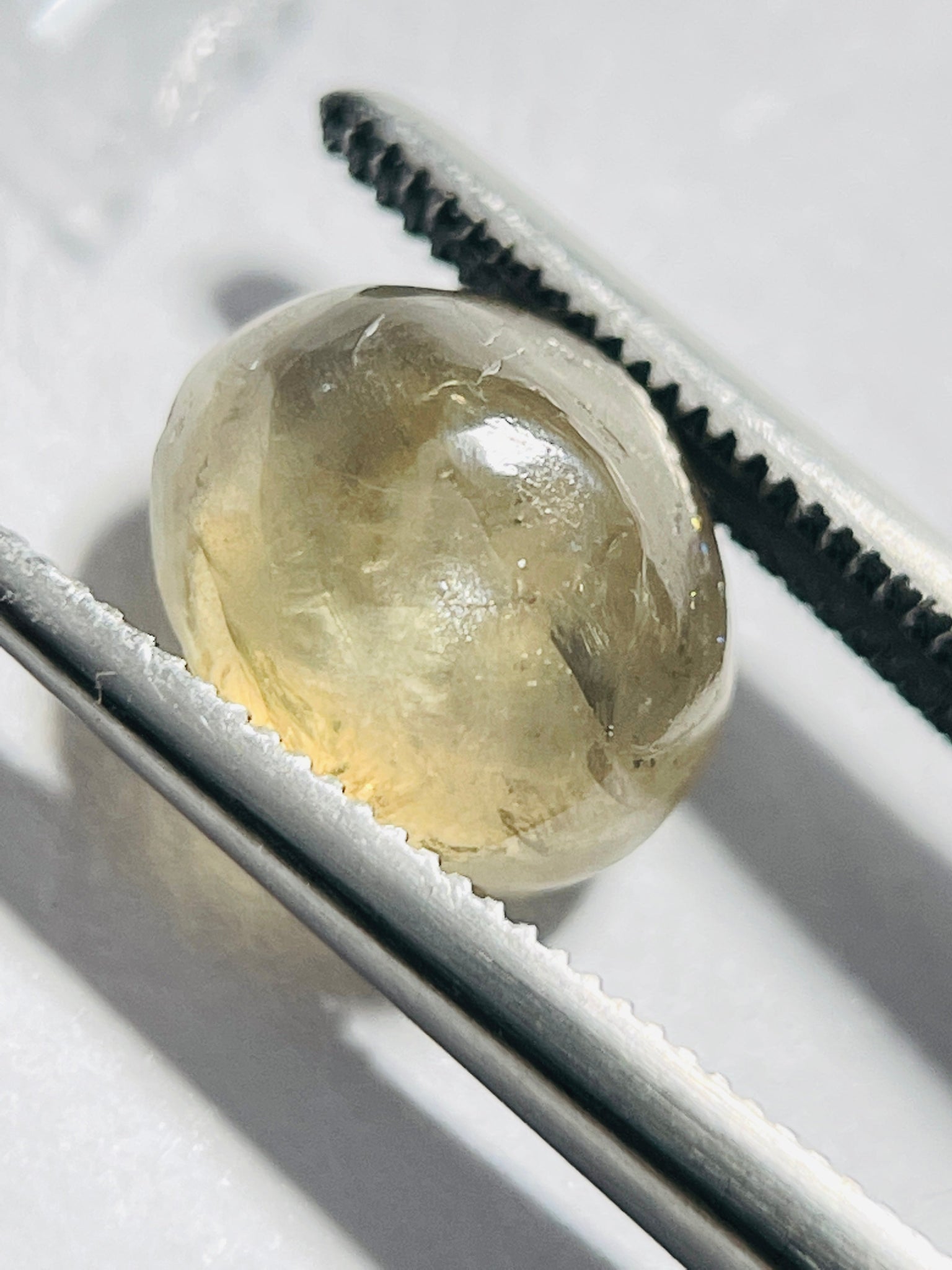 3.18Ct Sapphire Tanzania. Untreated Unheated. Seems To Have A Moving Spot/star. Oddly Cut