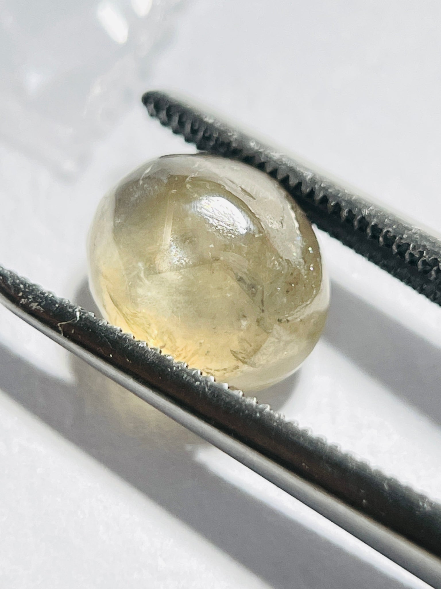 3.18Ct Sapphire Tanzania. Untreated Unheated. Seems To Have A Moving Spot/star. Oddly Cut