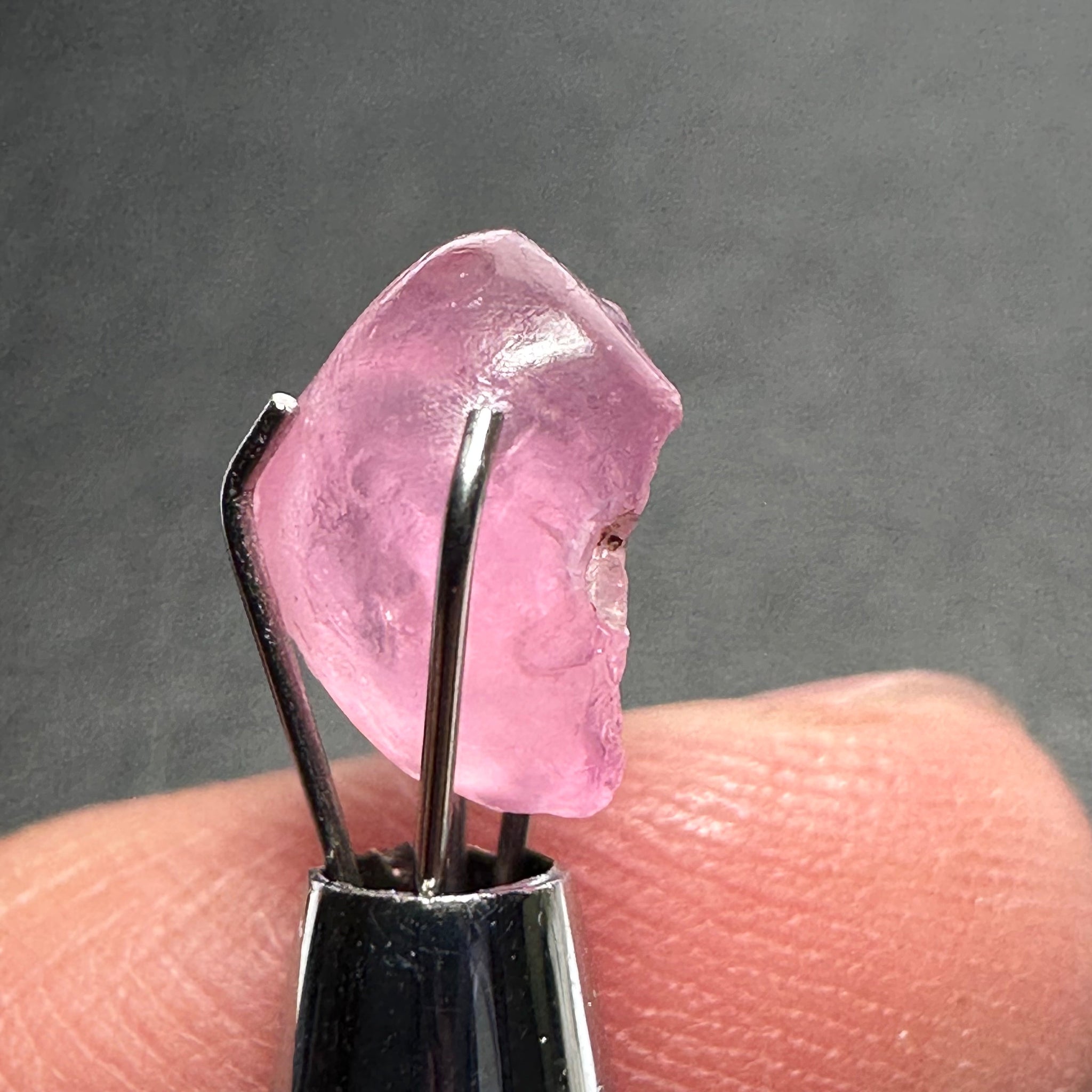2.23Ct Pink Spinel Tanzania Vs + Slight Silk Untreated Unheated