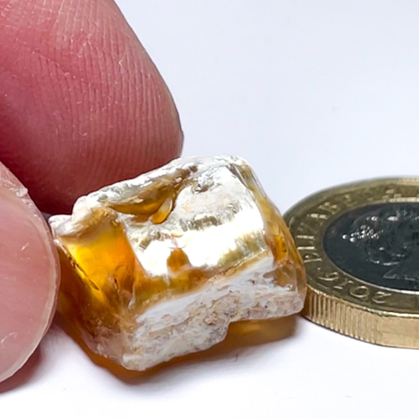 17.78Ct Opal Tanzania Untreated Unheated From A 1999 Deposit Chatoyant (Pearly Cats-Eye Effect)