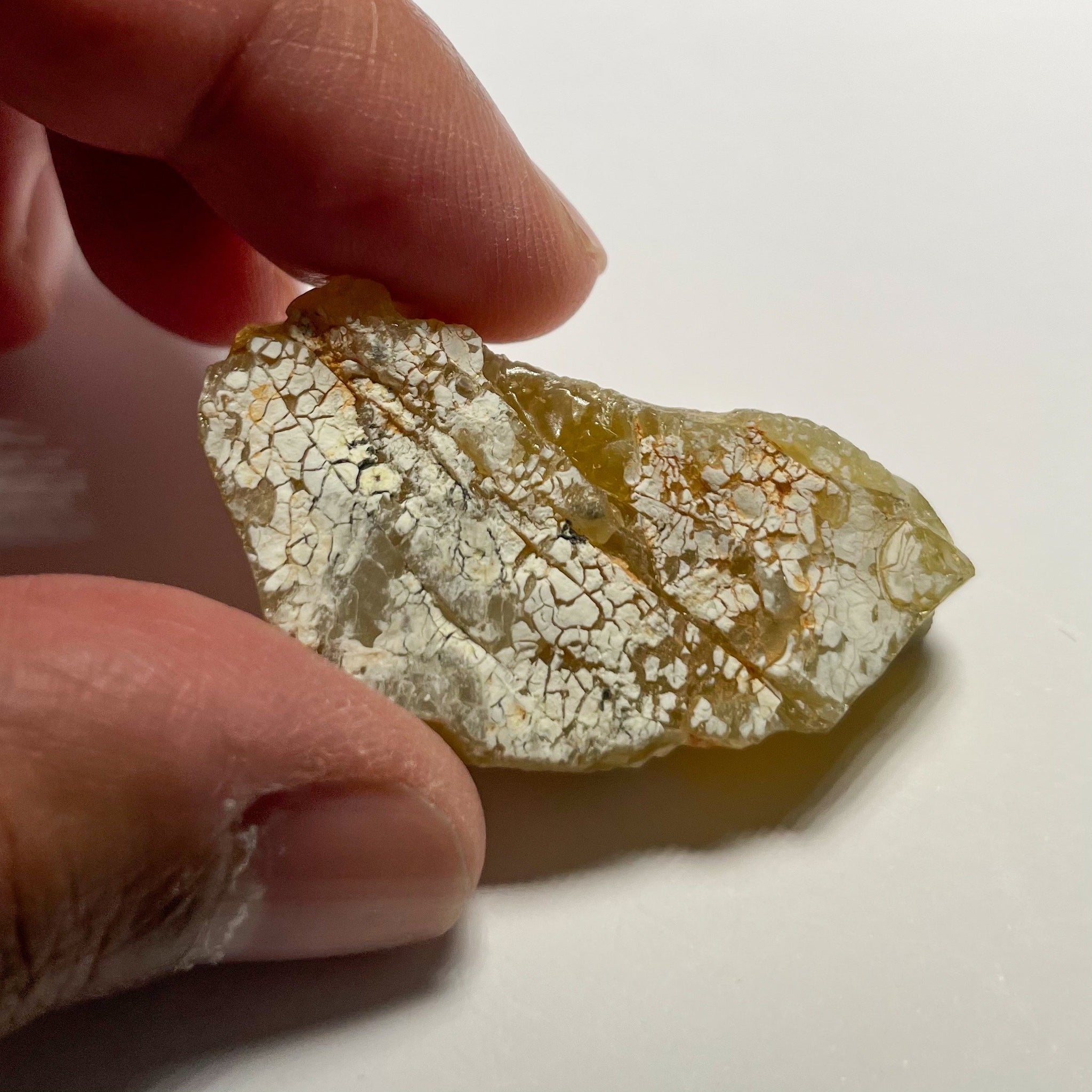 84.41Ct Opal Tanzania Untreated Unheated From A 1999 Deposit Chatoyant (Pearly Cats-Eye Effect)