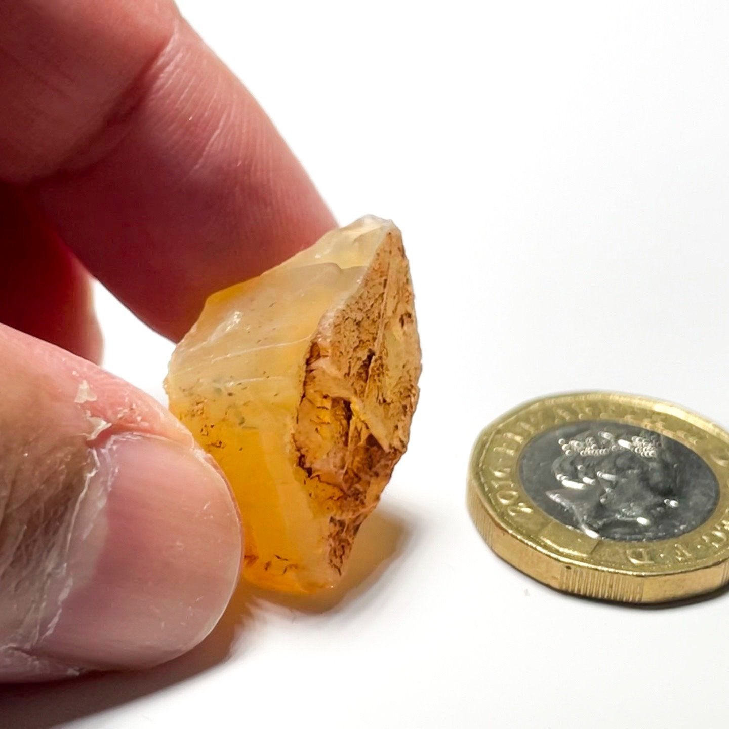 30.77Ct Opal Tanzania Untreated Unheated From A 1999 Deposit Chatoyant (Pearly Cats-Eye Effect)