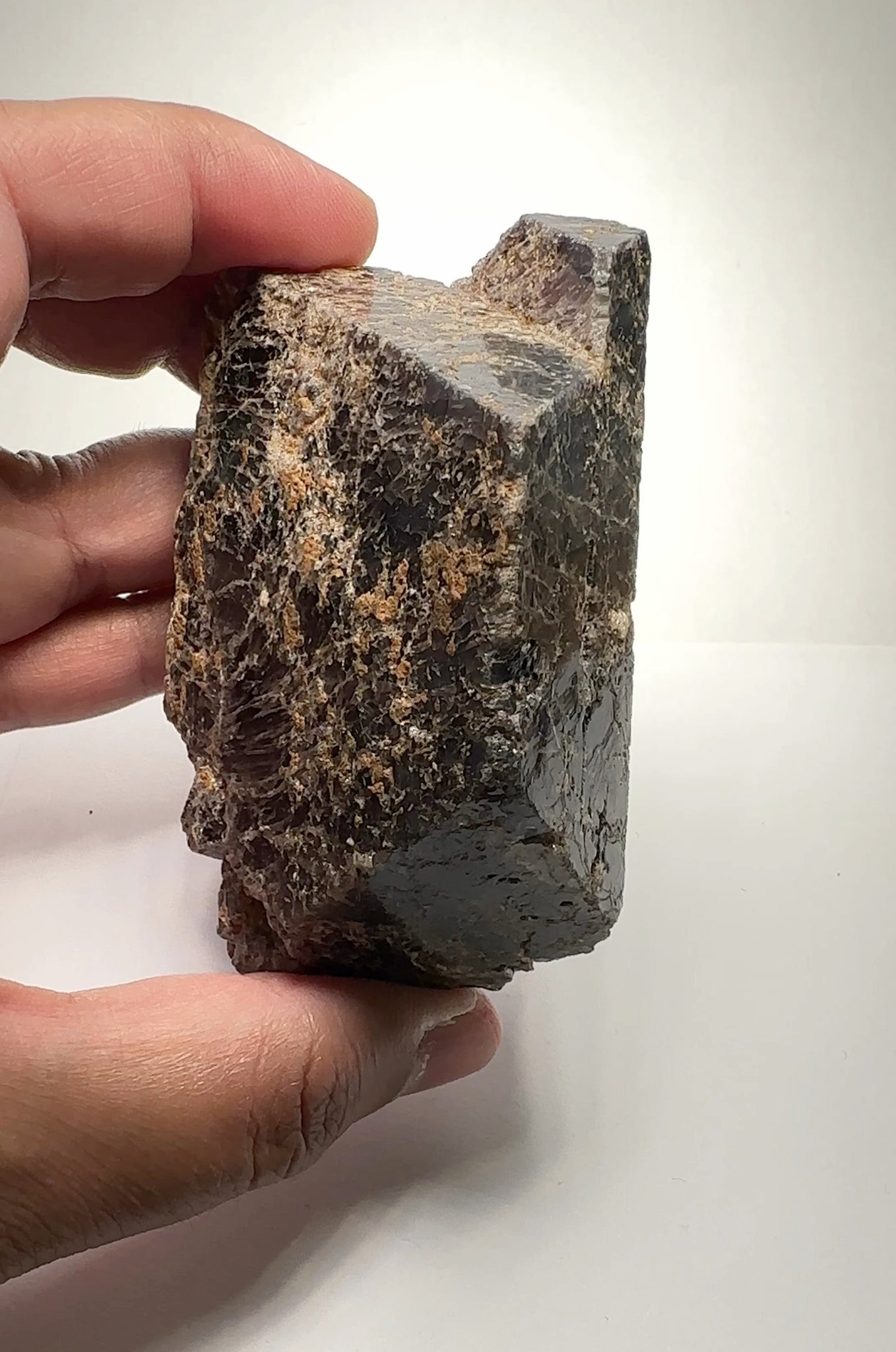 389Gm Massive Black Spinel Crystal From Mahenge In Tanzania. 389.00Gm / 1945Ct Untreated Unheated.