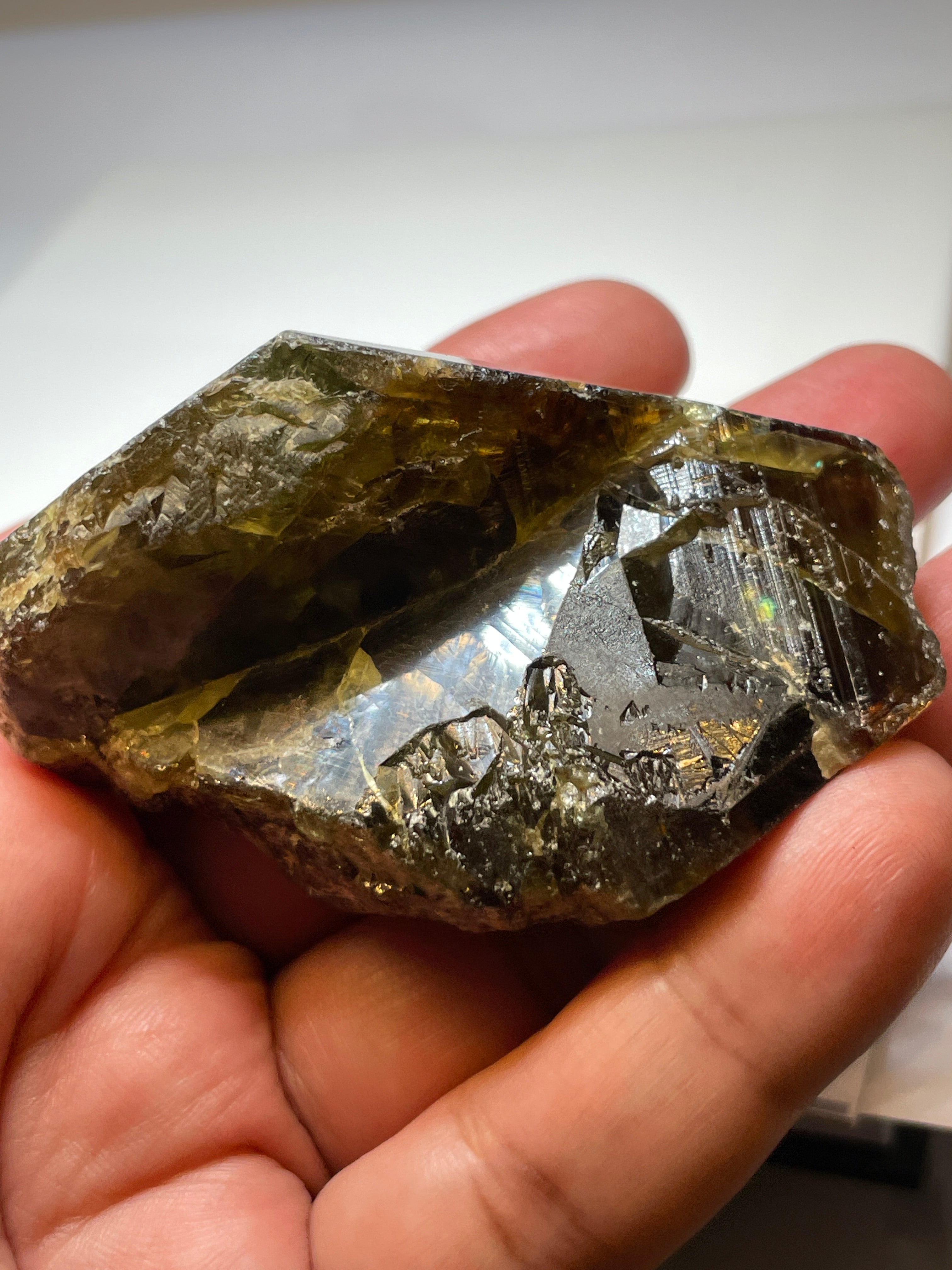 130.10Gm / 650.50Ct Sphene Crystal From Tanzania. Superb Rare Piece. 71.60 X 50.00 33.20Mm