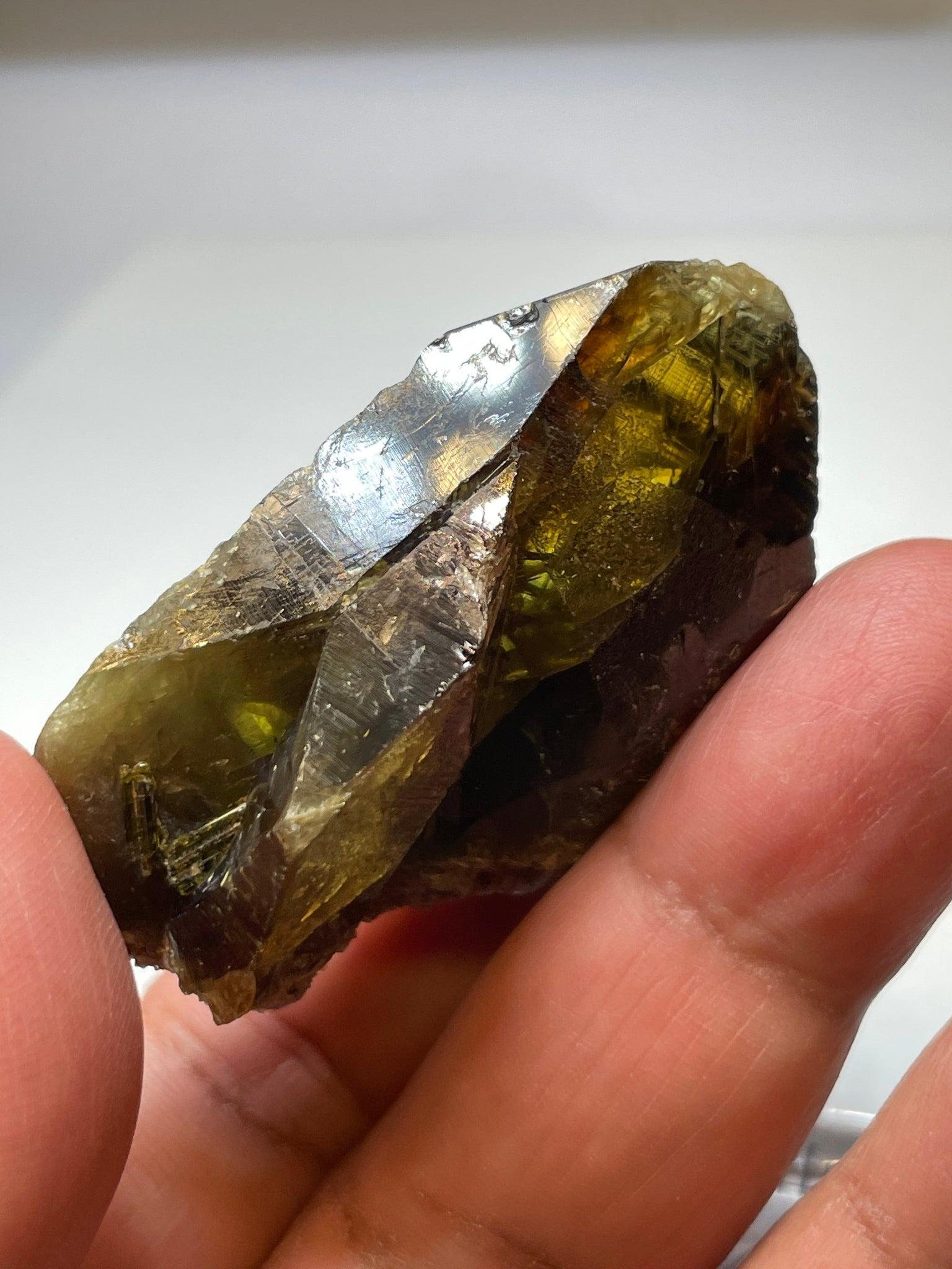 227.39Ct / 45.47Gm Tanzanian Sphene Crystal Untreated Unheated. 55.6 X 41.1 17.7Mm Very High End