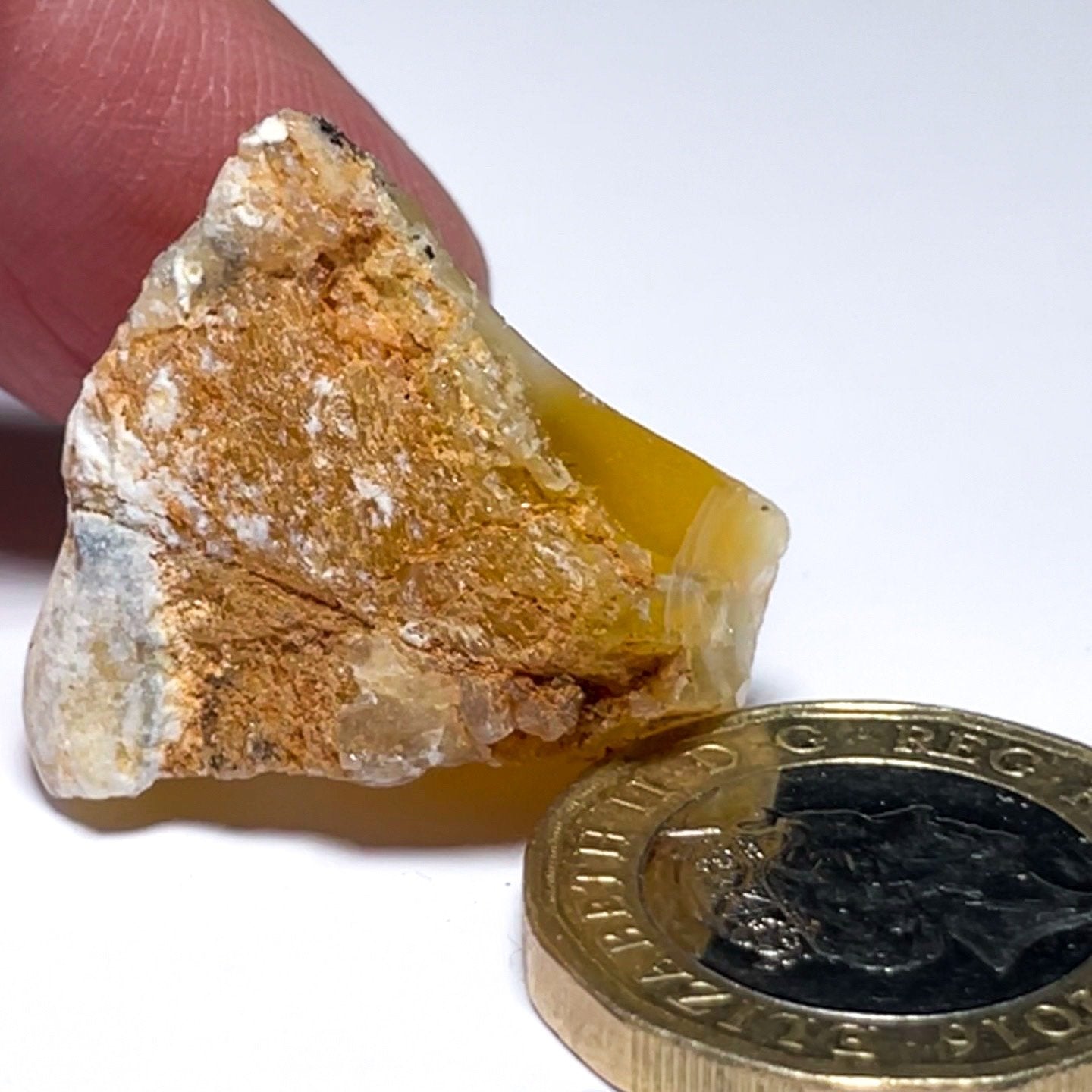 33.60Ct Opal Tanzania Untreated Unheated From A 1999 Deposit Chatoyant (Pearly Cats-Eye Effect)