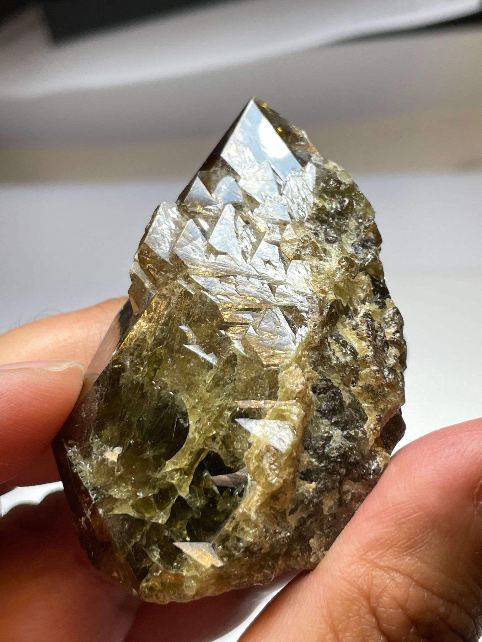 371.5Ct / 74.30Gm Tanzanian Sphene Crystal Untreated Unheated. 64.8 X 41.0 18.1Mm Very High End