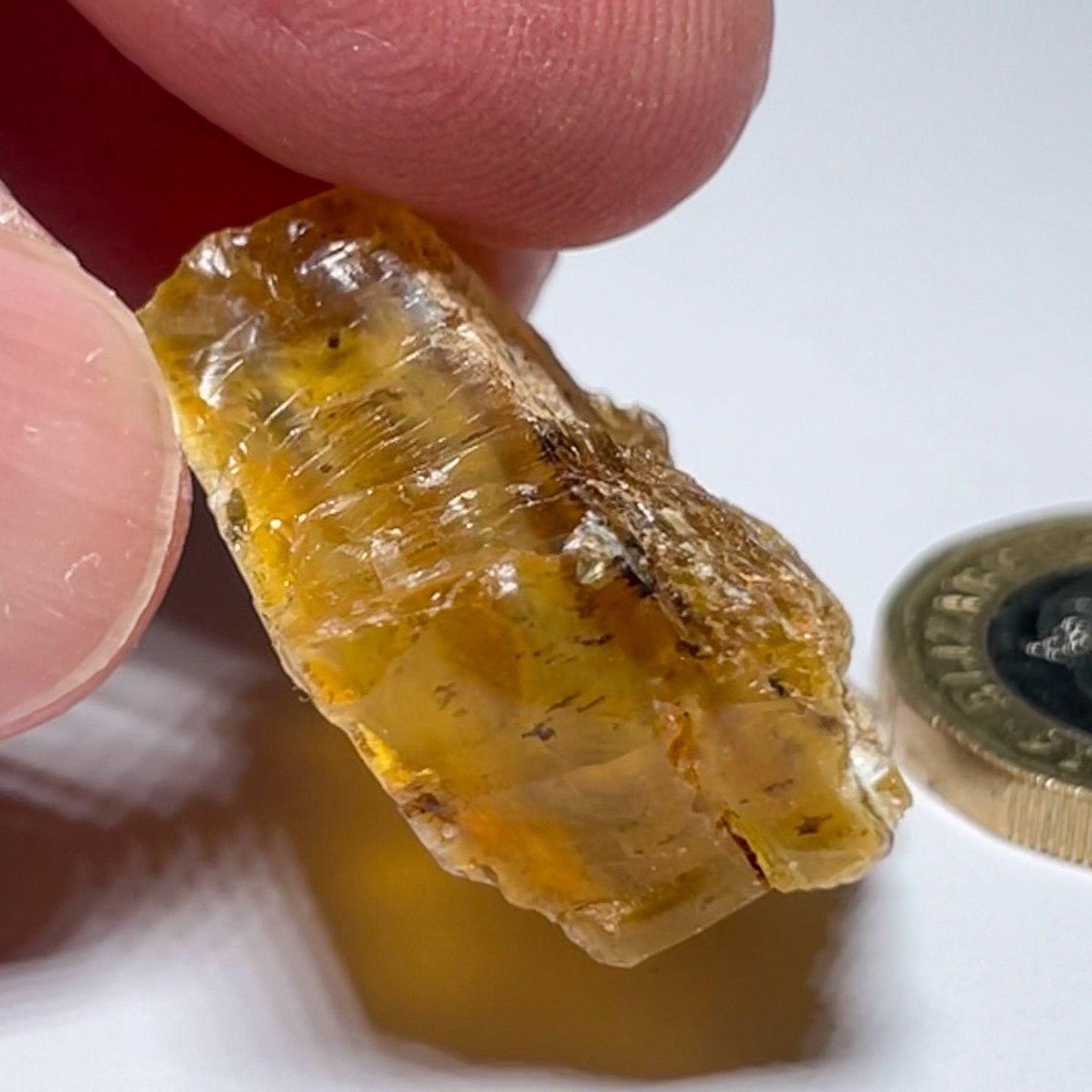 40.71Ct Opal Tanzania Untreated Unheated From A 1999 Deposit Chatoyant (Pearly Cats-Eye Effect)