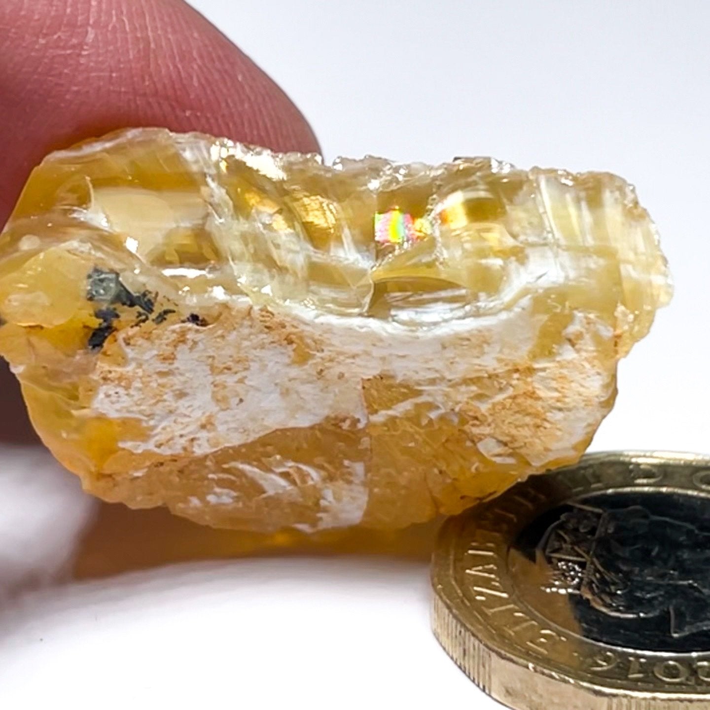 46.74Ct Opal Tanzania Untreated Unheated From A 1999 Deposit Chatoyant (Pearly Cats-Eye Effect)