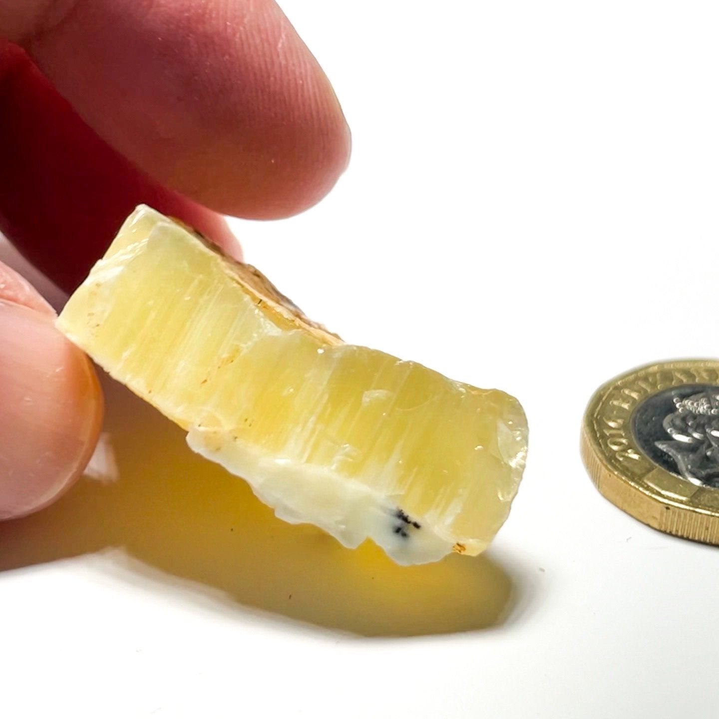 66.93Ct Opal Tanzania Untreated Unheated From A 1999 Deposit Chatoyant (Pearly Cats-Eye Effect)