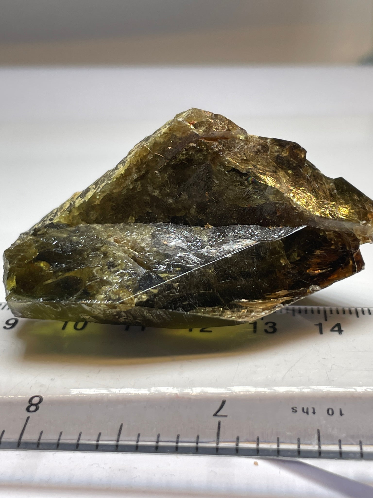 347.00Ct / 69.40Gm Tanzanian Sphene Crystal Untreated Unheated. 58.1 X 31.3 30.3Mm Very High End