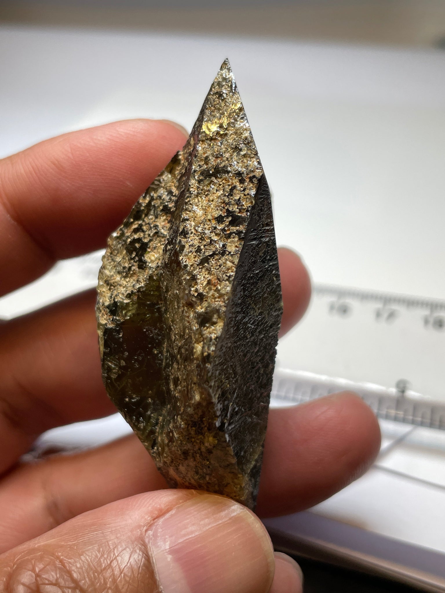 298.50Ct / 59.70Gm Tanzanian Sphene Crystal Untreated Unheated. 65.6 X 31.6 24.9Mm Very High End