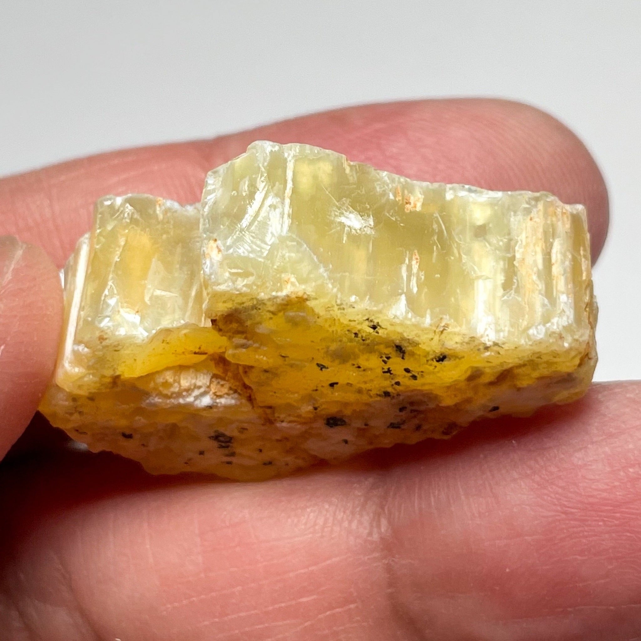 53.83Ct Opal Tanzania Untreated Unheated From A 1999 Deposit Chatoyant (Pearly Cats-Eye Effect)