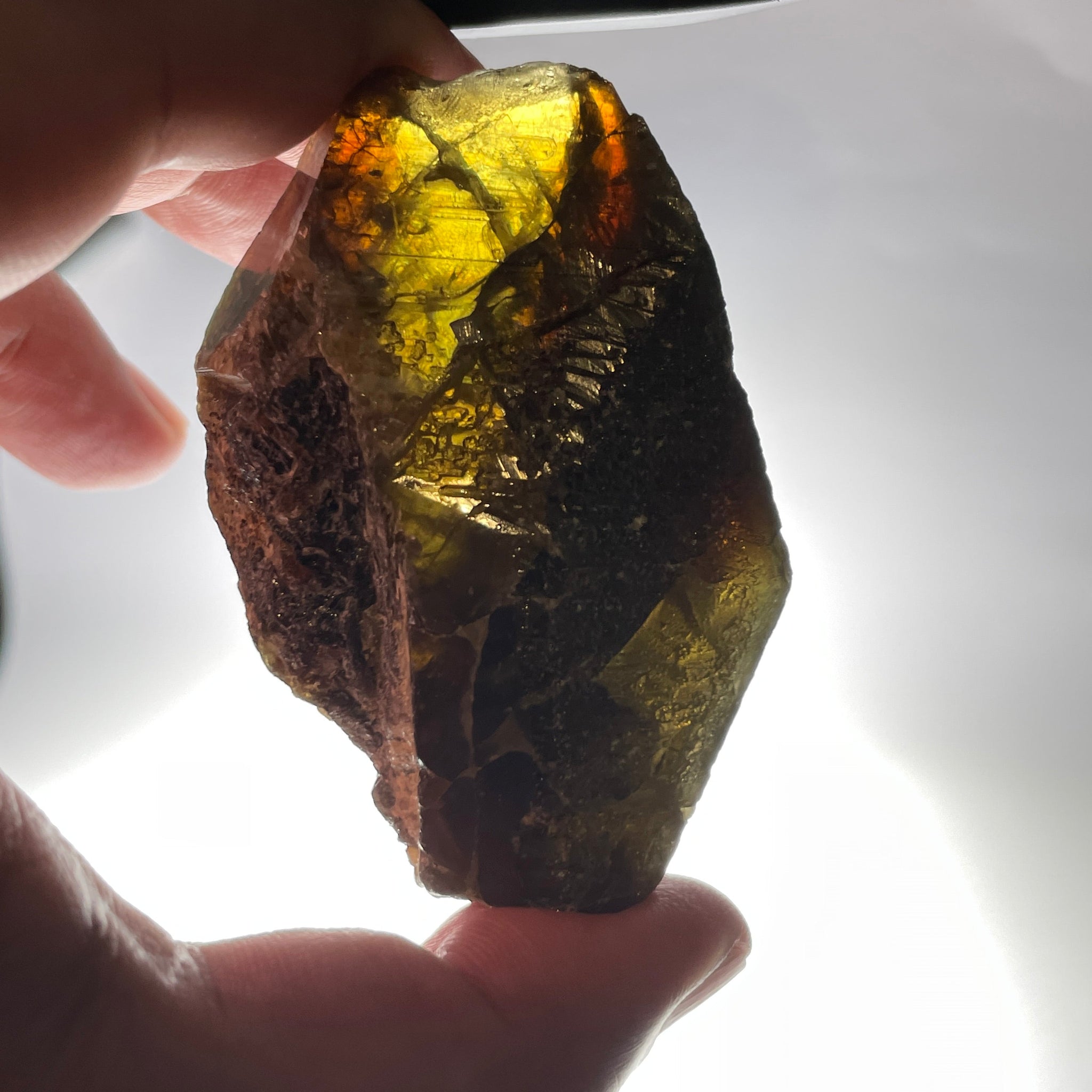 130.10Gm / 650.50Ct Sphene Crystal From Tanzania. Superb Rare Piece. 71.60 X 50.00 33.20Mm