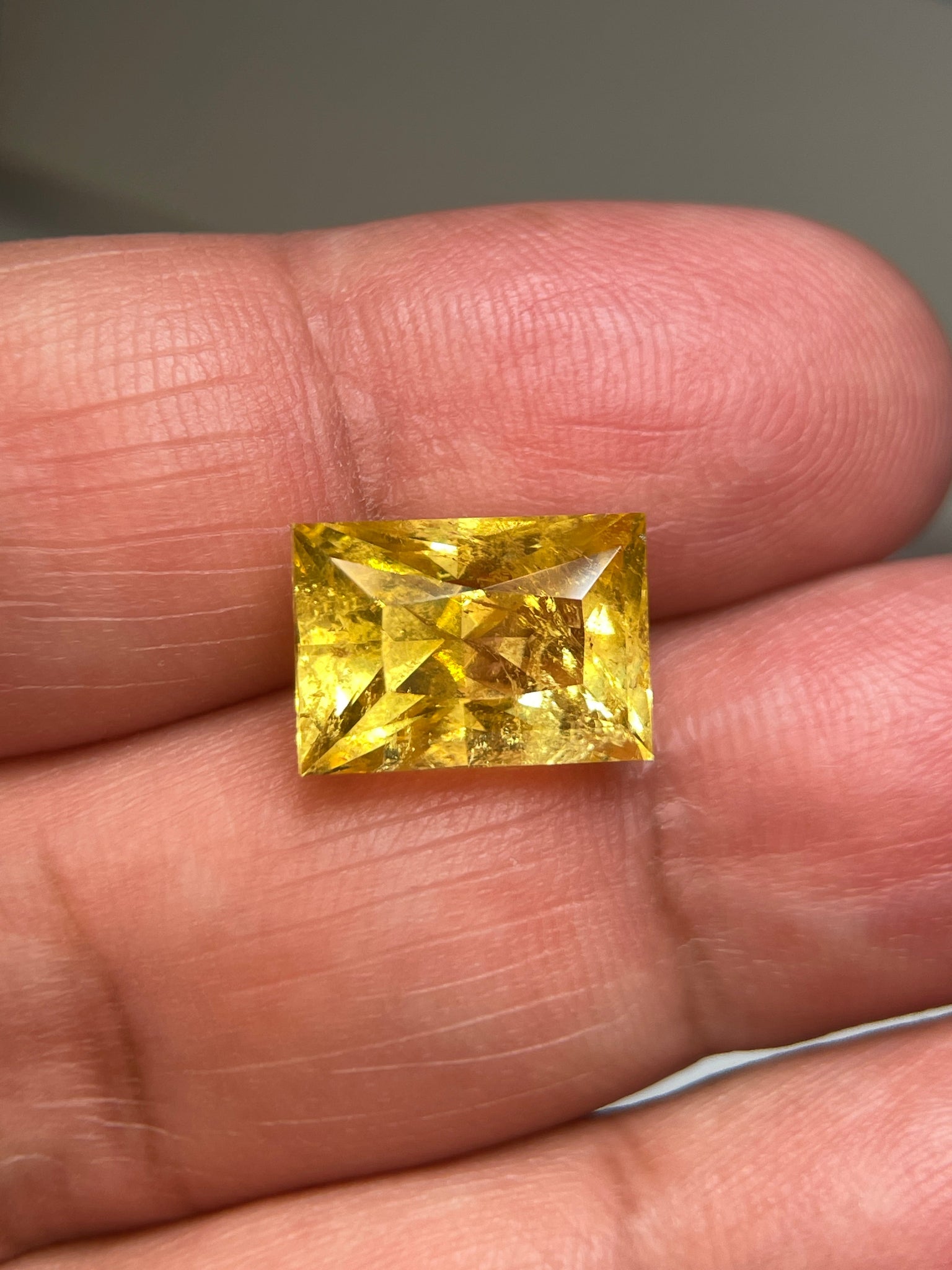 8.035Ct Vivid Intense Yellow Golden Danburite Tanzania Untreated Unheated. Slightly Included. Super