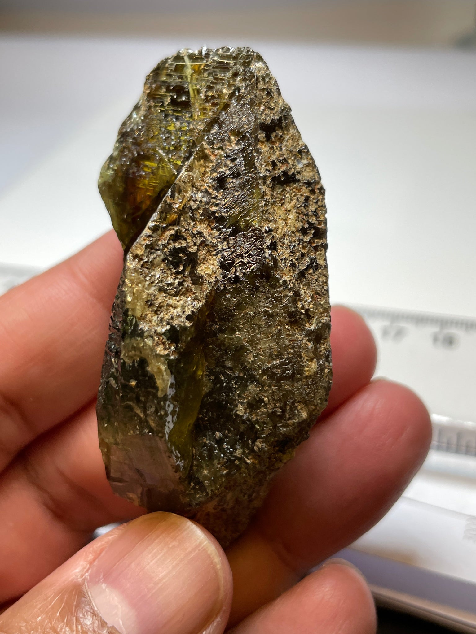 298.50Ct / 59.70Gm Tanzanian Sphene Crystal Untreated Unheated. 65.6 X 31.6 24.9Mm Very High End