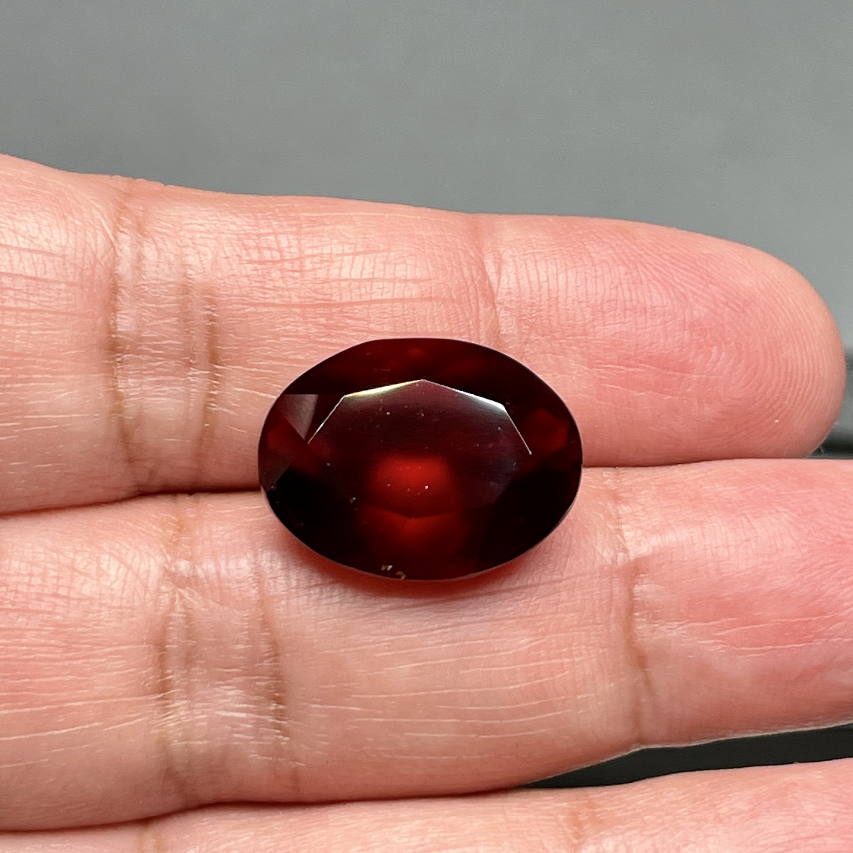 22.88Ct Hessonite Garnet Tanzania Untreated Unheated. 19 X 14 9.1 Mm. Use Either Side.
