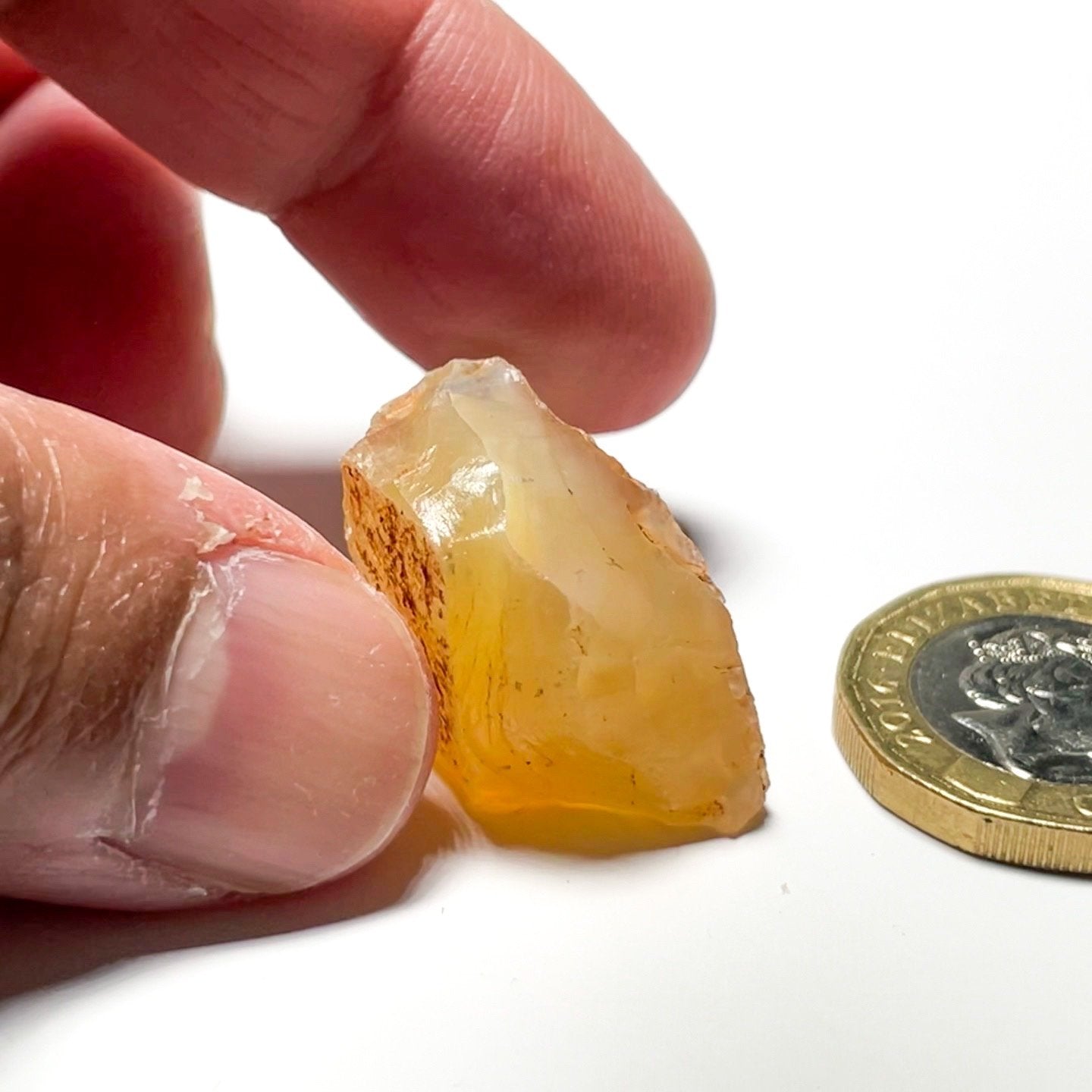 30.77Ct Opal Tanzania Untreated Unheated From A 1999 Deposit Chatoyant (Pearly Cats-Eye Effect)