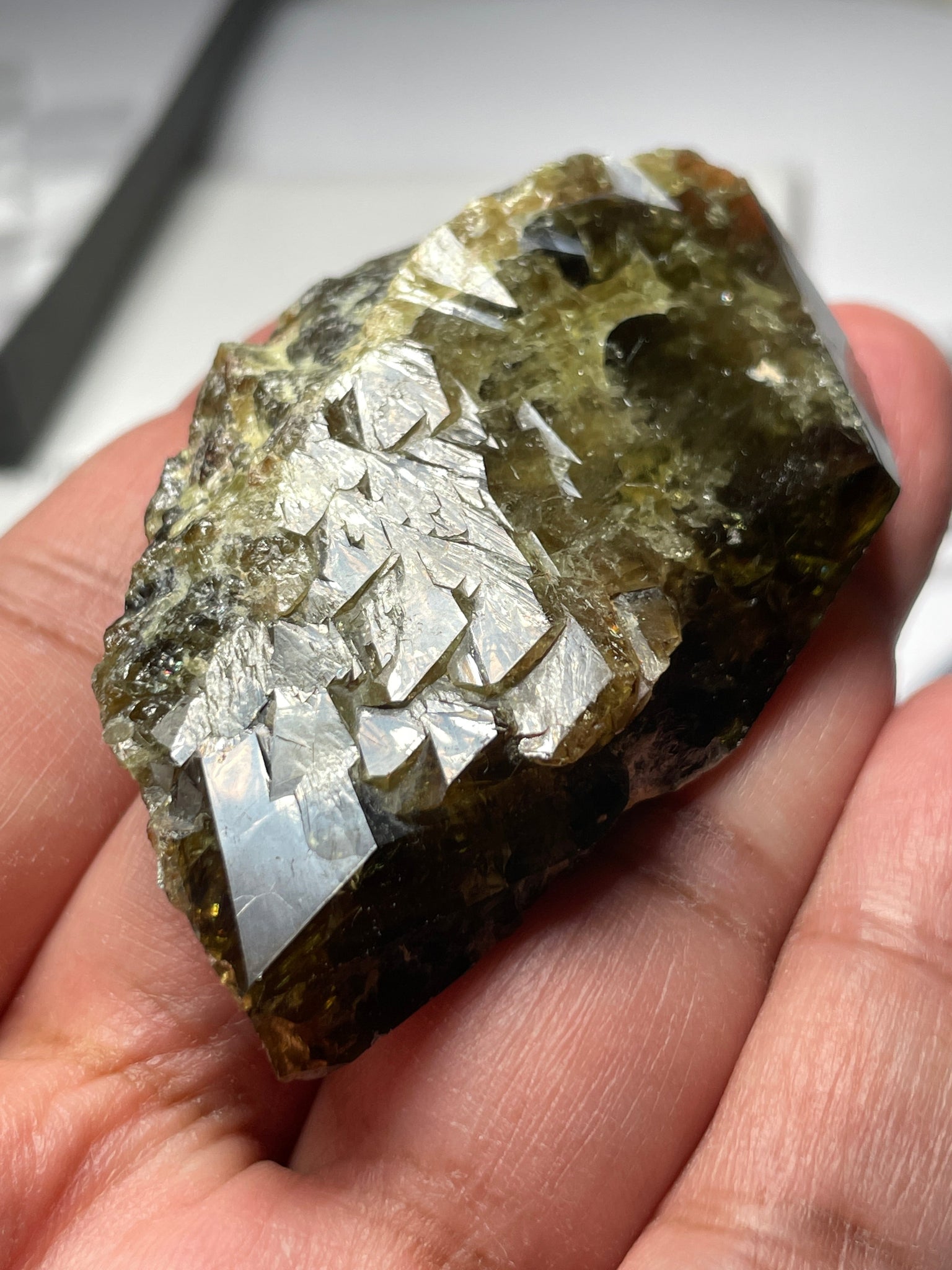 371.5Ct/74.30Gm Tanzanian Sphene Crystal Untreated Unheated. 64.8 X 41.0 18.1Mm Very High End Ultra